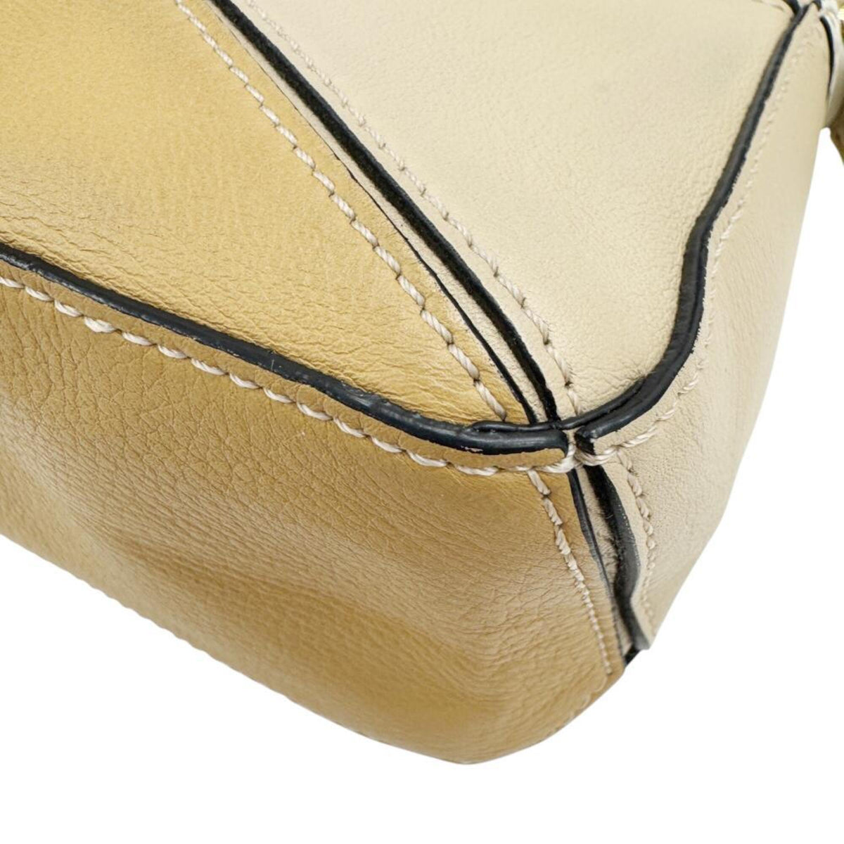 Loewe Beige Leather Handbag Shoulder Bag (Pre-Owned)
