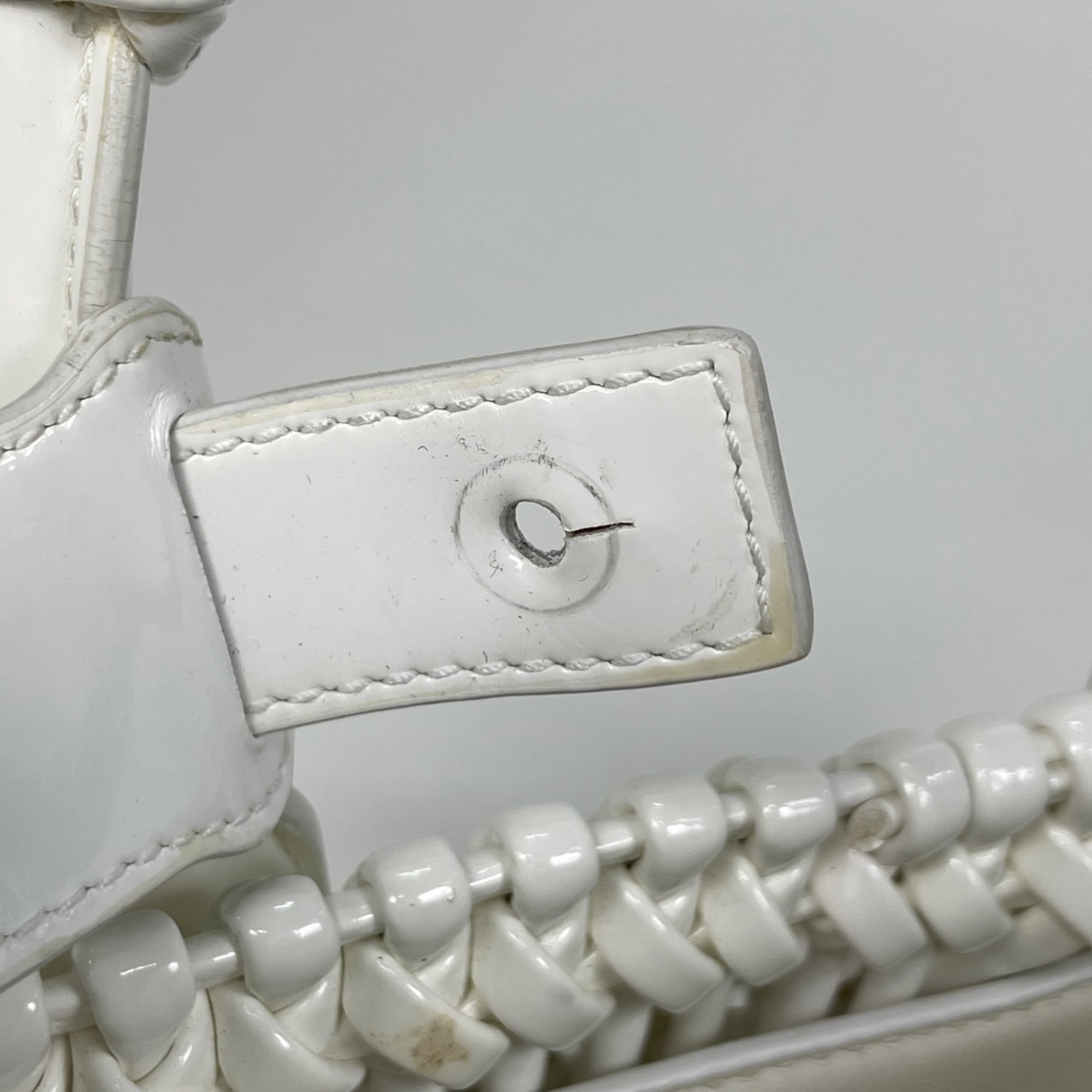 Balenciaga White Patent Leather Basket Handbag (Pre-Owned)