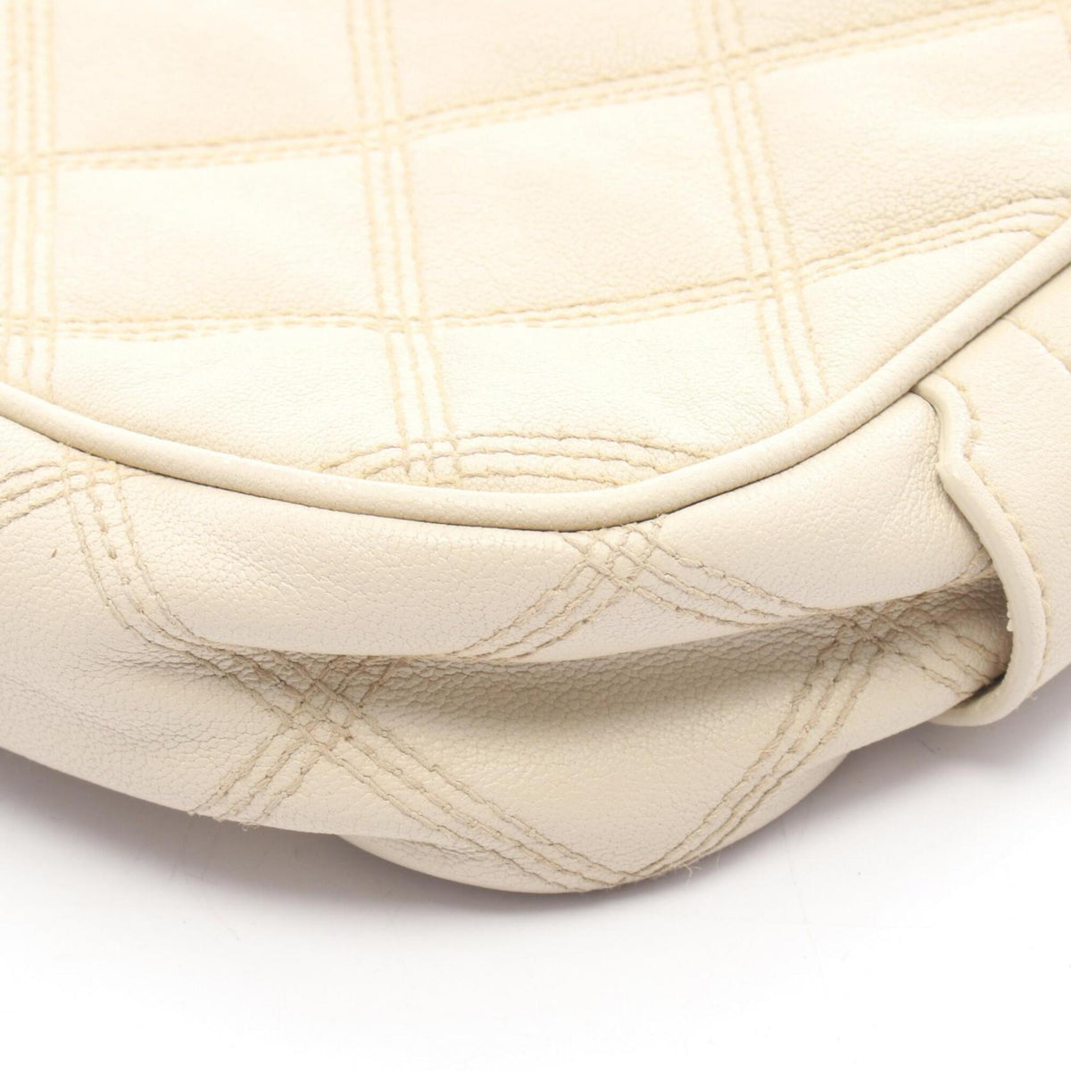 Yves Saint Laurent Ivory Leather Shoulder Bag (Pre-Owned)