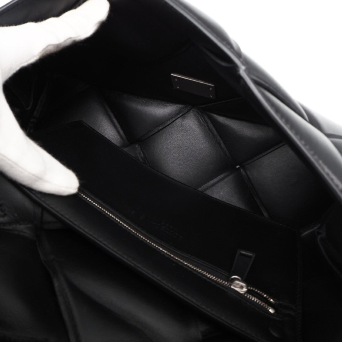 Bottega Veneta Black Leather Shoulder Bag (Pre-Owned)