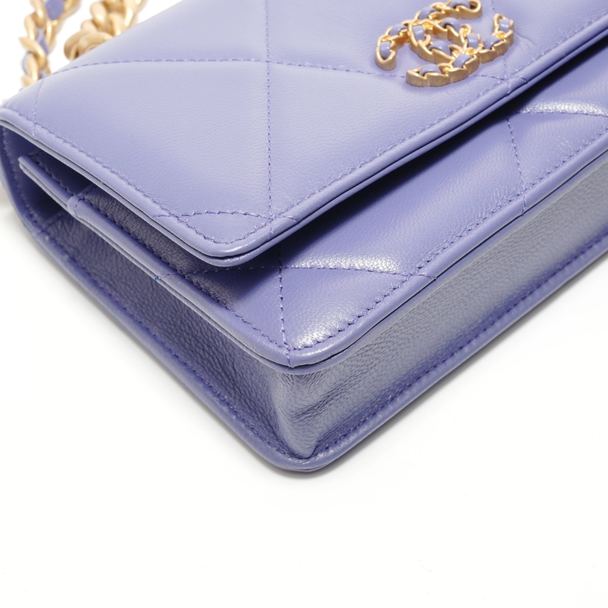 Chanel Matelasse Purple Shoulder Bag (Pre-Owned)