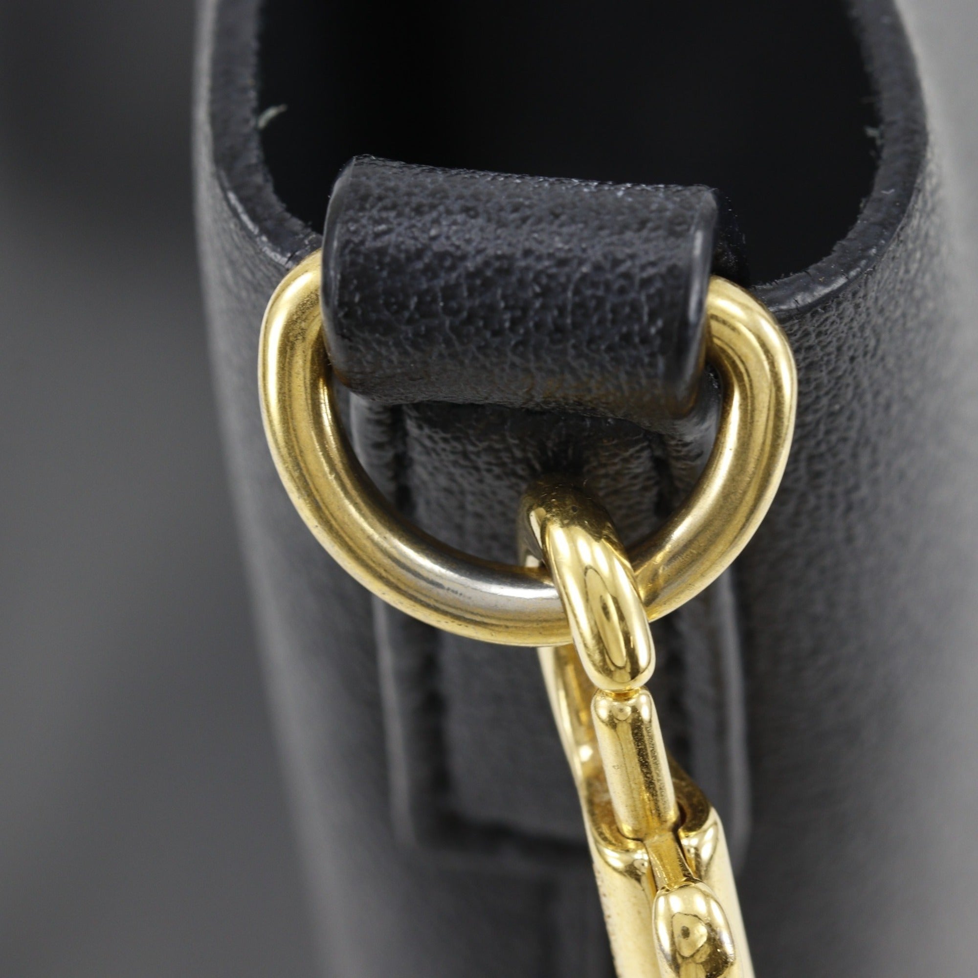 Saint Laurent Black Leather Handbag Tote Bag (Pre-Owned)