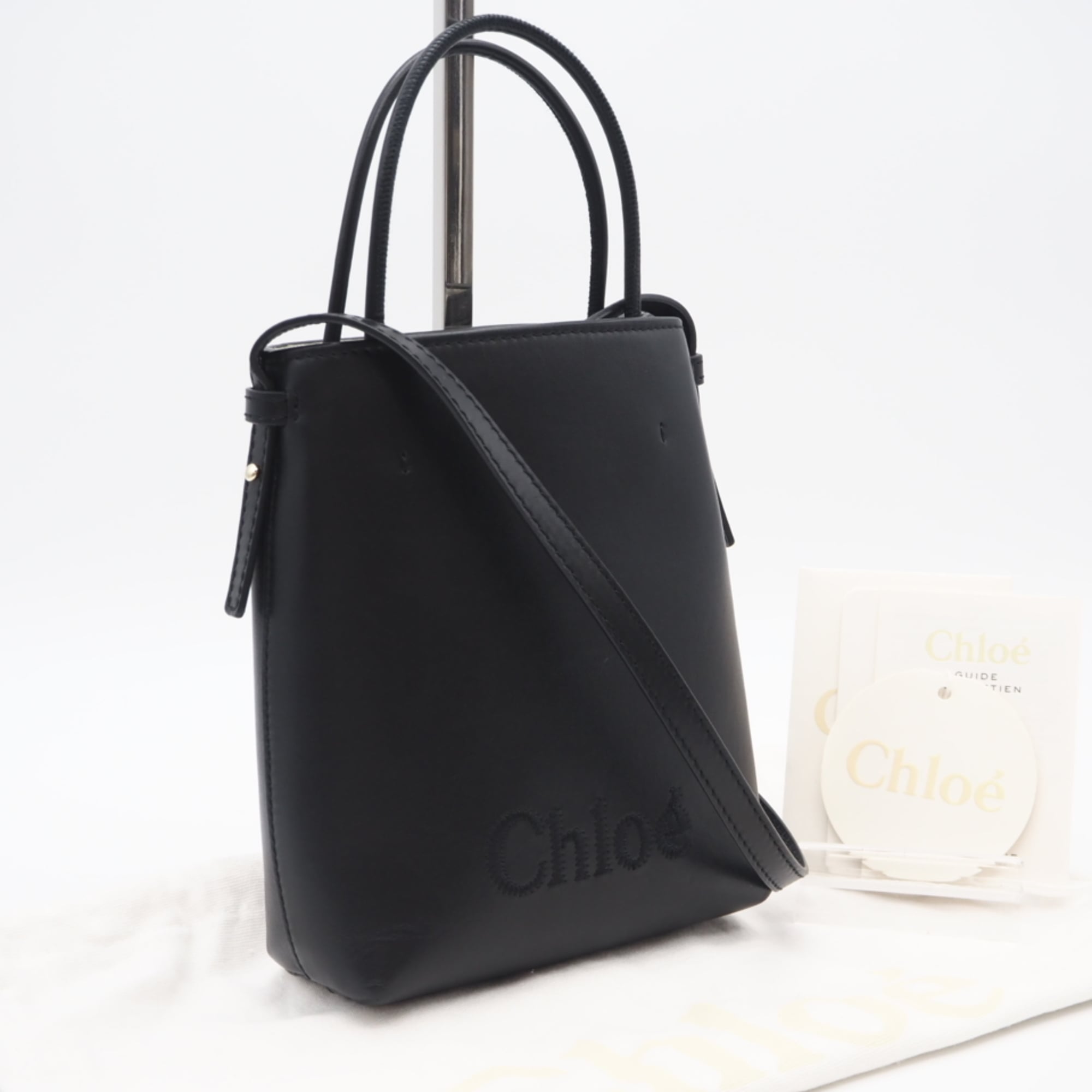 Chloé Black Leather Handbag Shoulder Bag (Pre-Owned)
