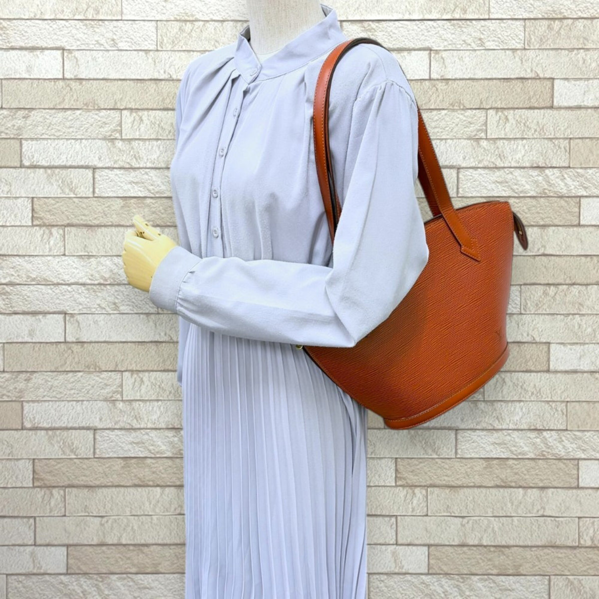 Louis Vuitton Epi Brown Epi Leather Handbag Shoulder Bag (Pre-Owned)
