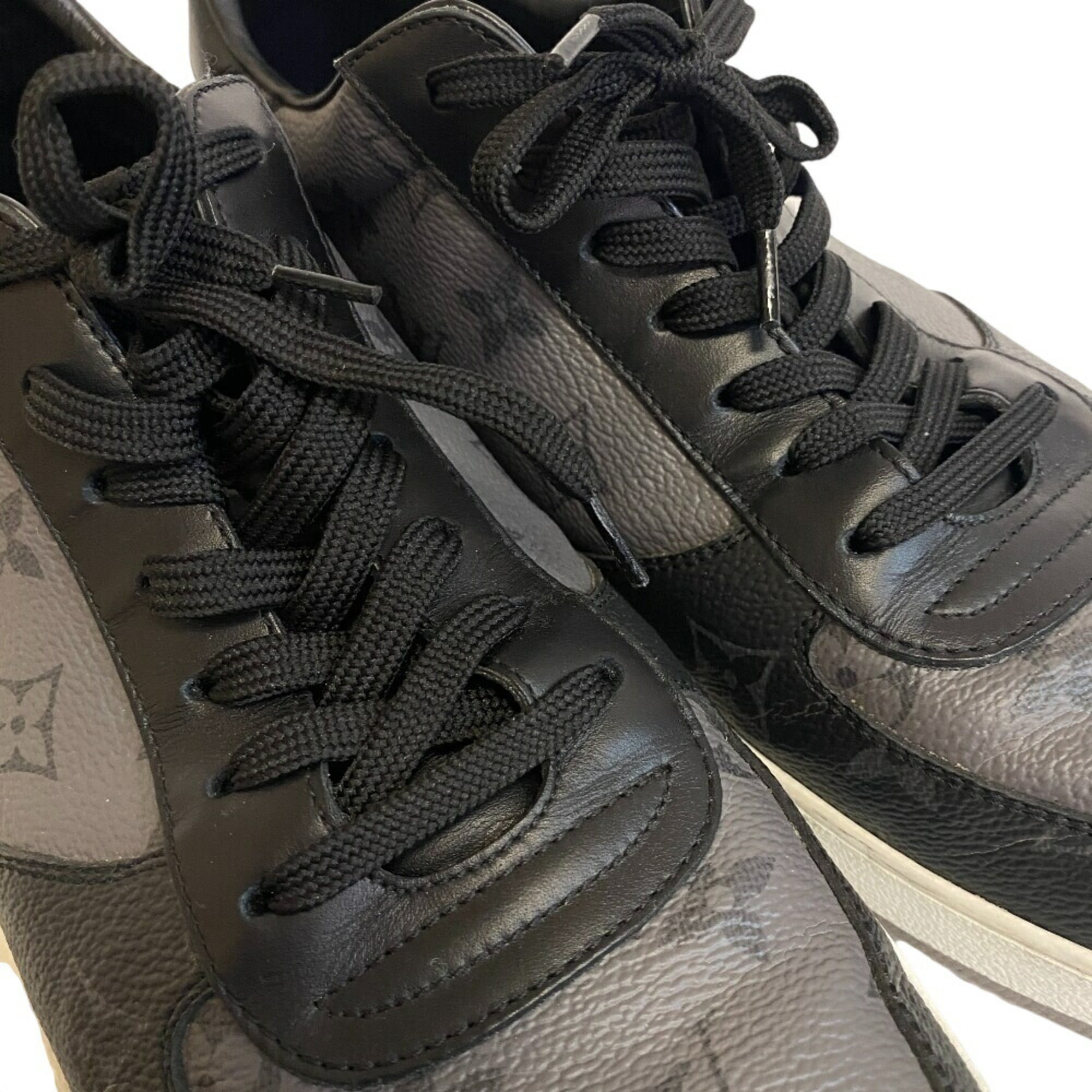 Louis Vuitton Gray Sneakers (Pre-Owned)