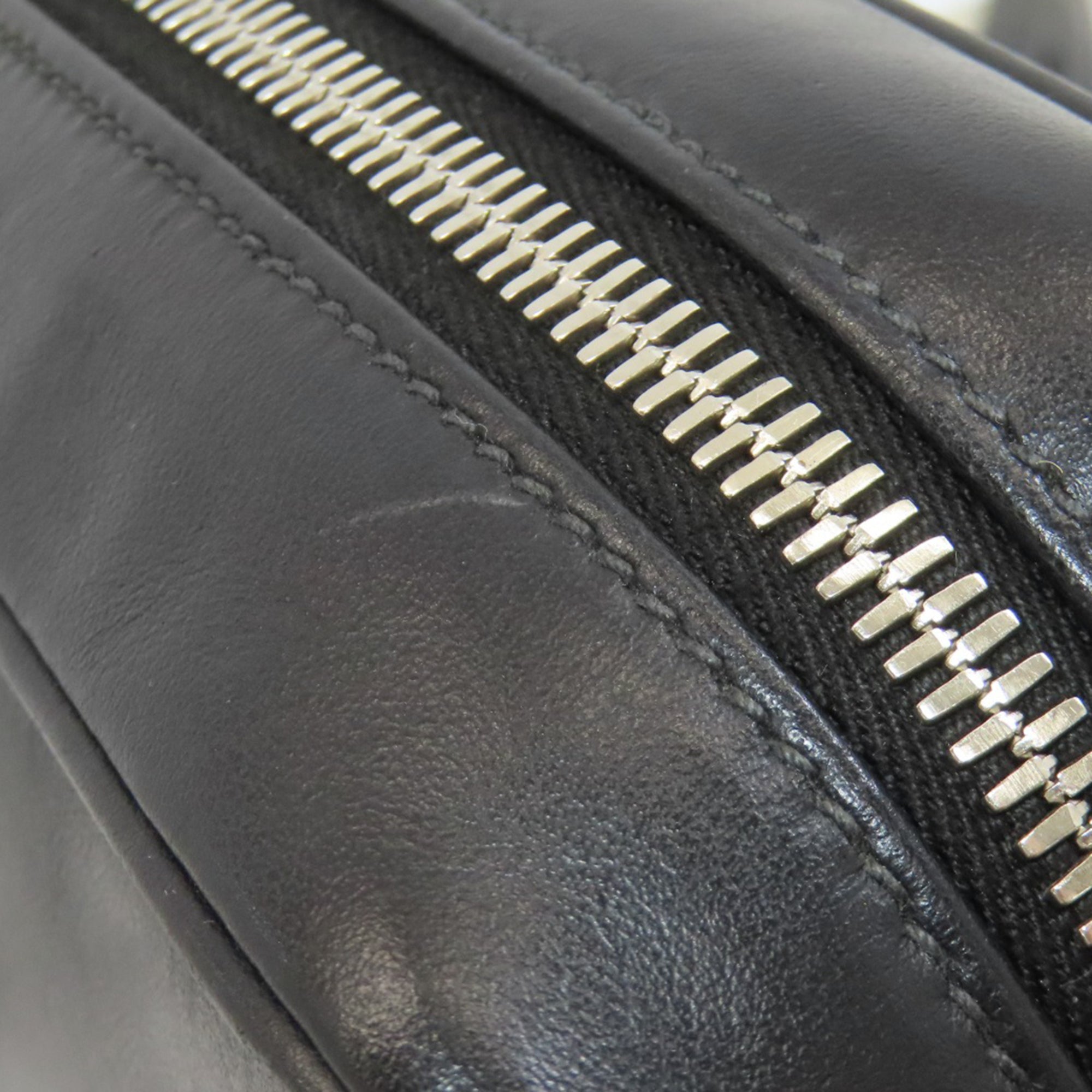 Prada Black Leather Shoulder Bag (Pre-Owned)