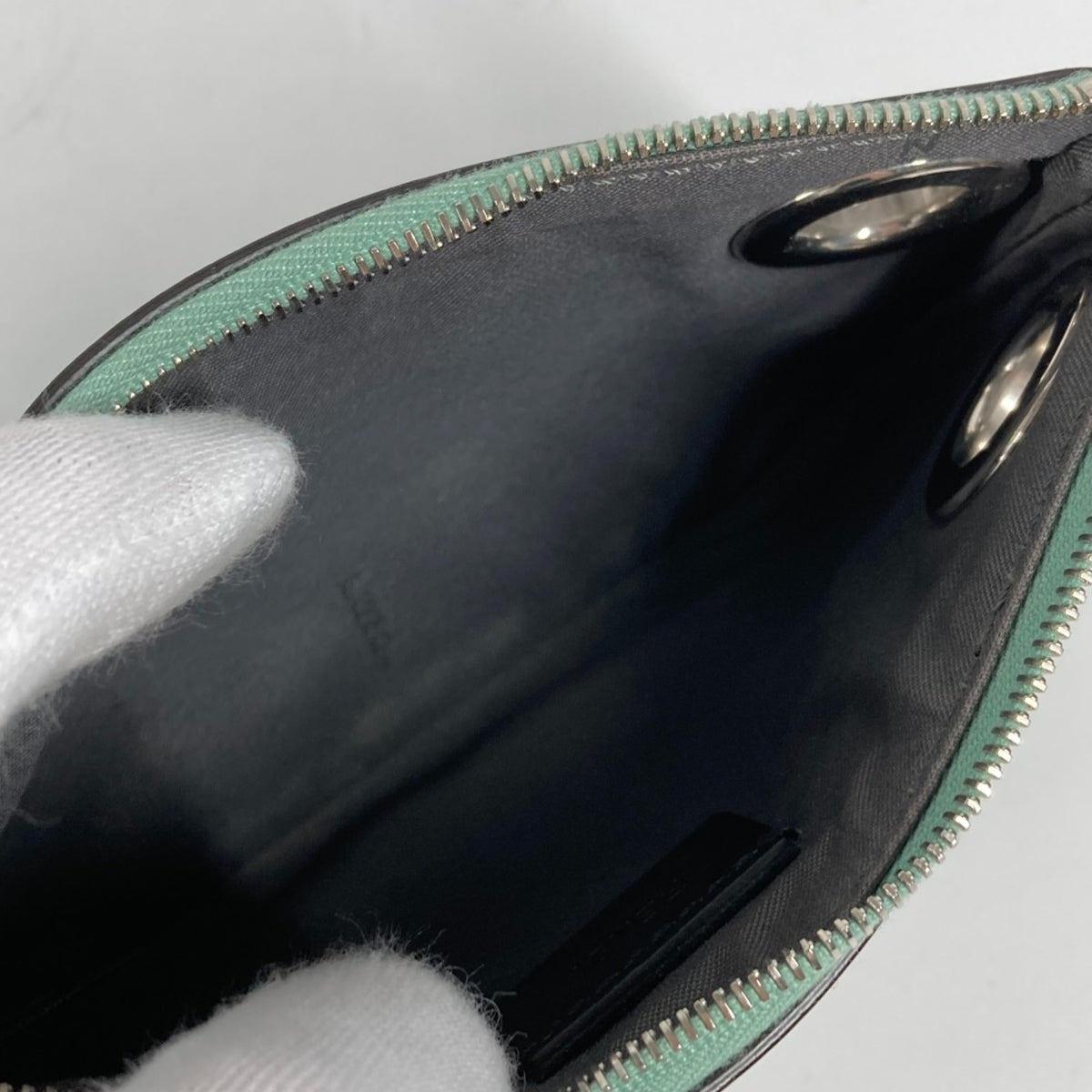 Fendi Green Leather Pouch (Pre-Owned)