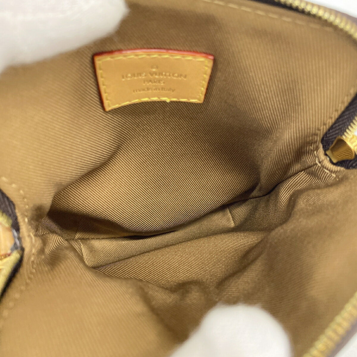 Louis Vuitton Brown Shoulder Bag (Pre-Owned)