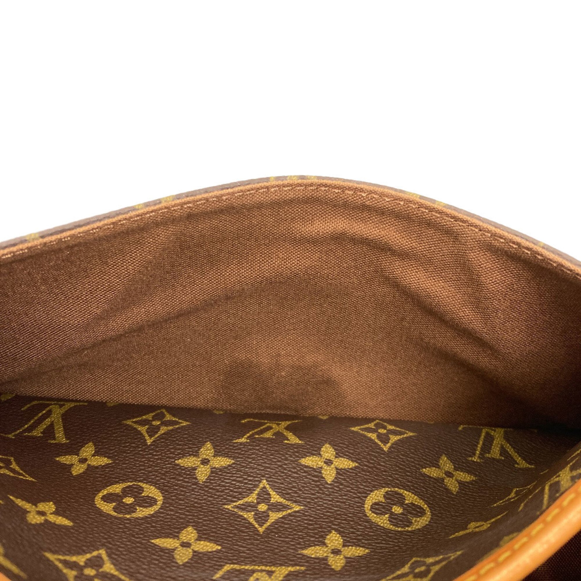 Louis Vuitton Monogram Monogram Canvas Shoulder Bag (Pre-Owned)