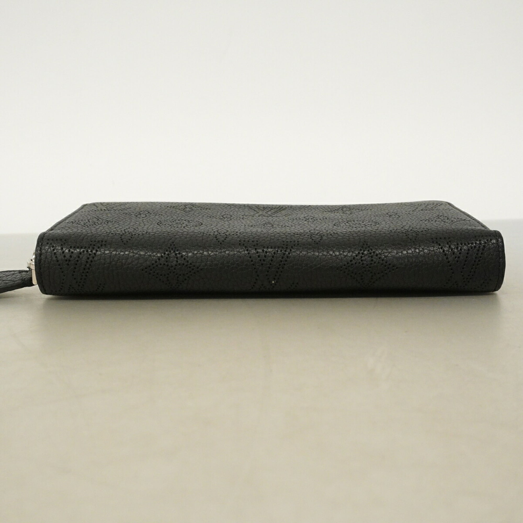 Louis Vuitton Noir Long Wallet (Bi-Fold) (Pre-Owned)