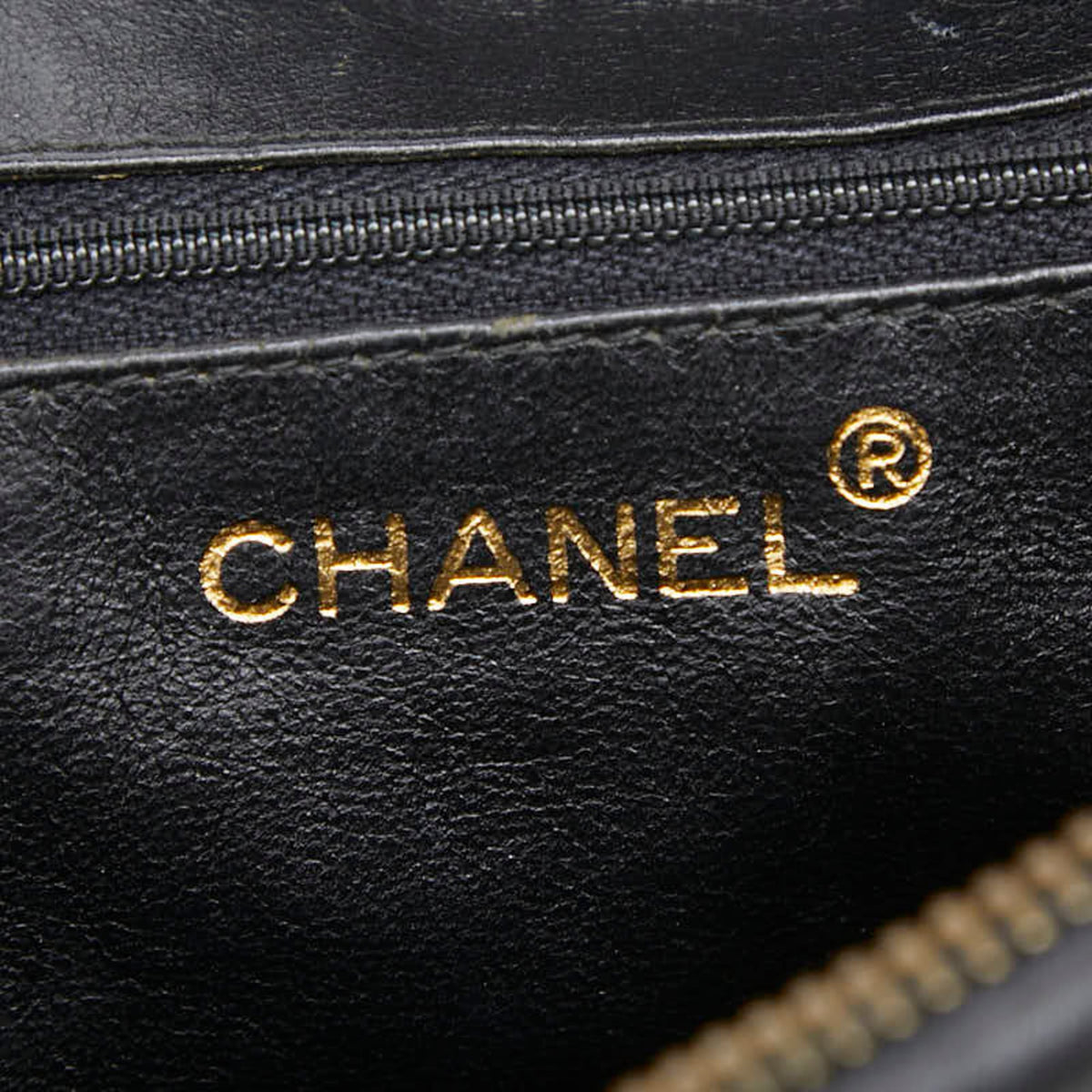 Chanel Black Leather Shoulder Bag (Pre-Owned)