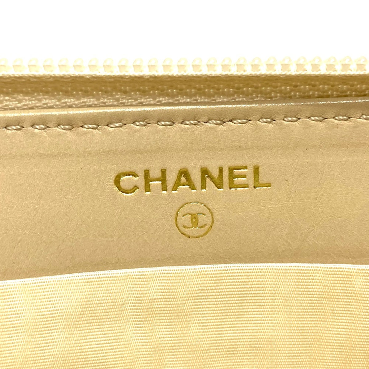 Chanel Beige Leather Long Wallet (Bi-Fold) (Pre-Owned)