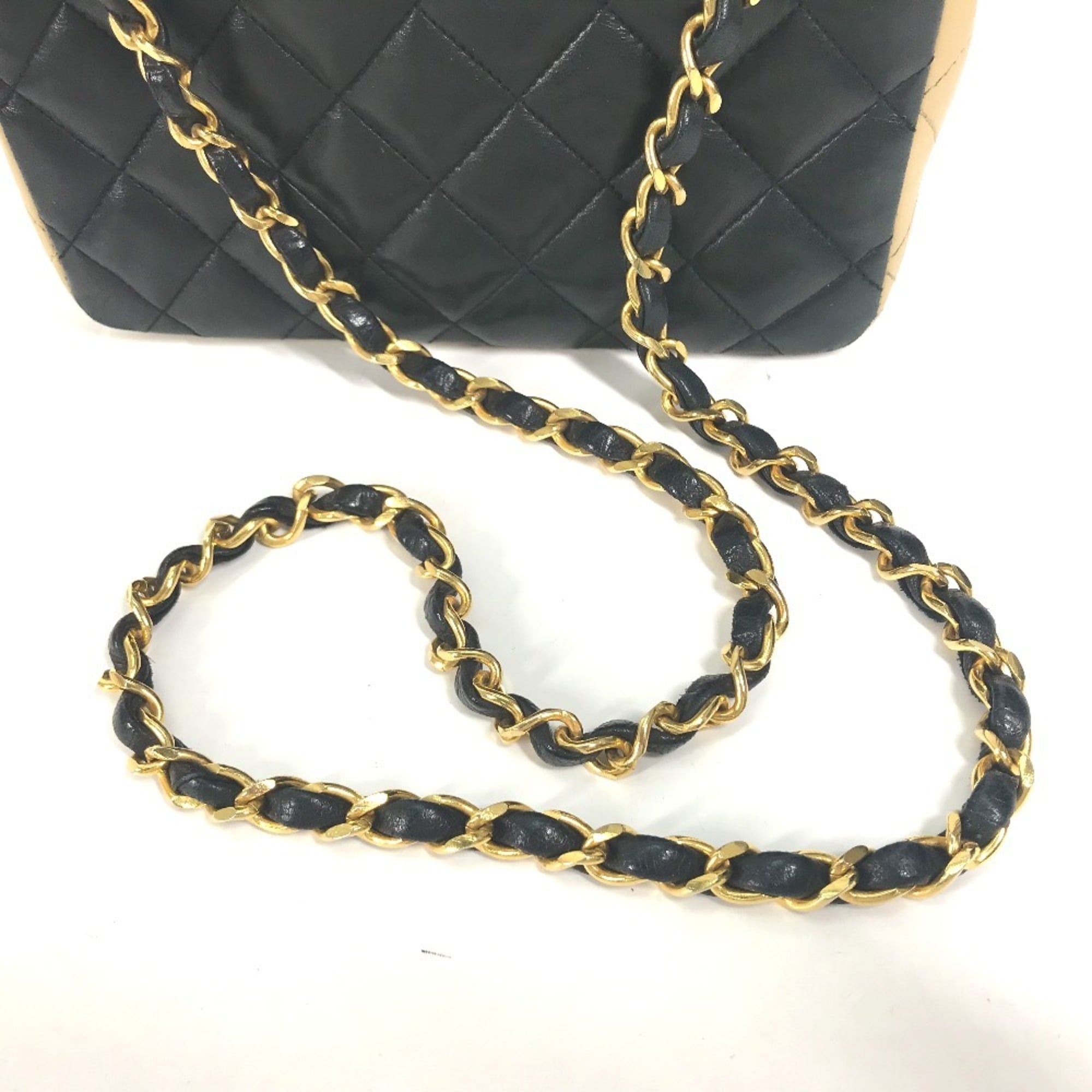 Chanel Beige Black Leather Shoulder Bag (Pre-Owned)