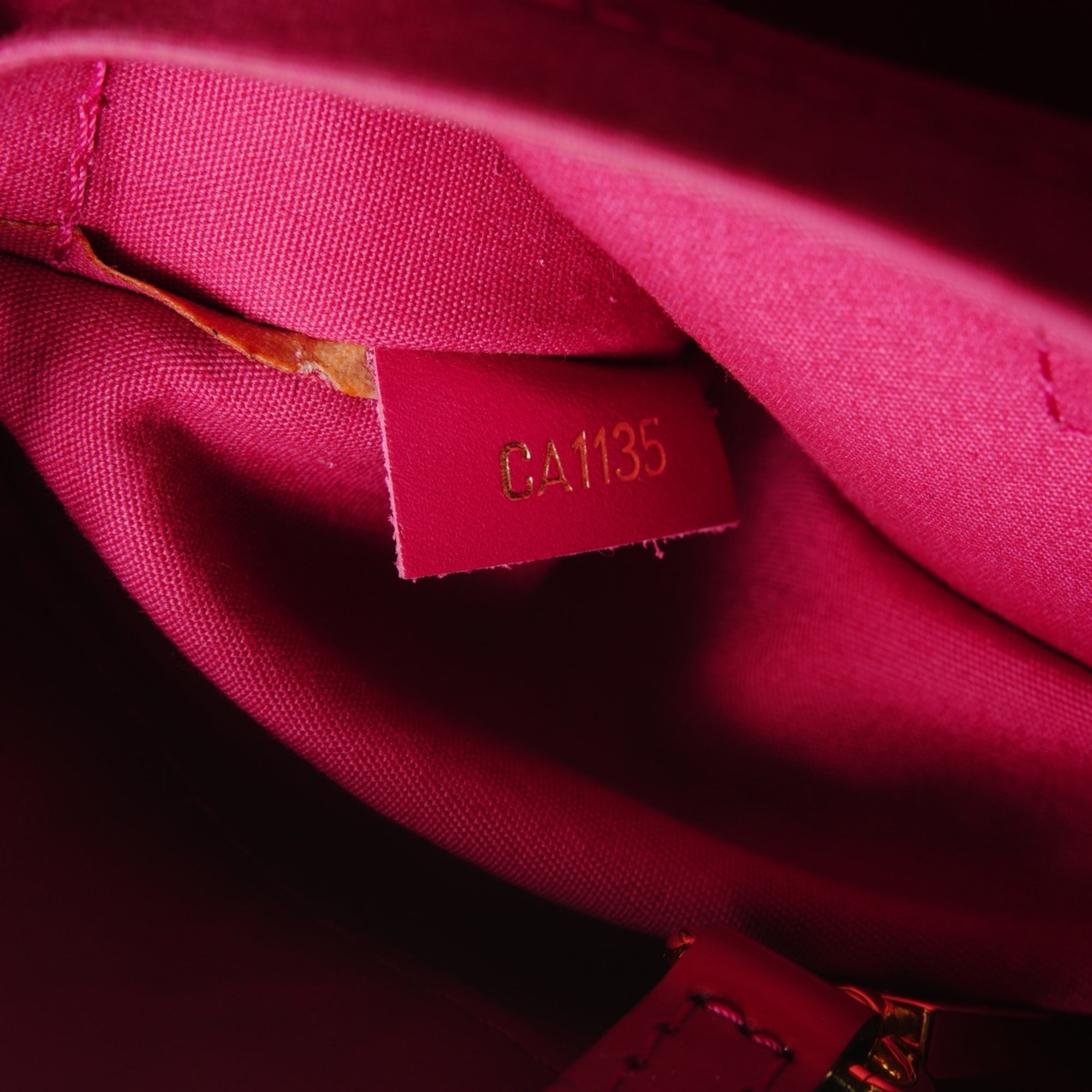 Louis Vuitton Red Color Vernis Handbag (Pre-Owned)