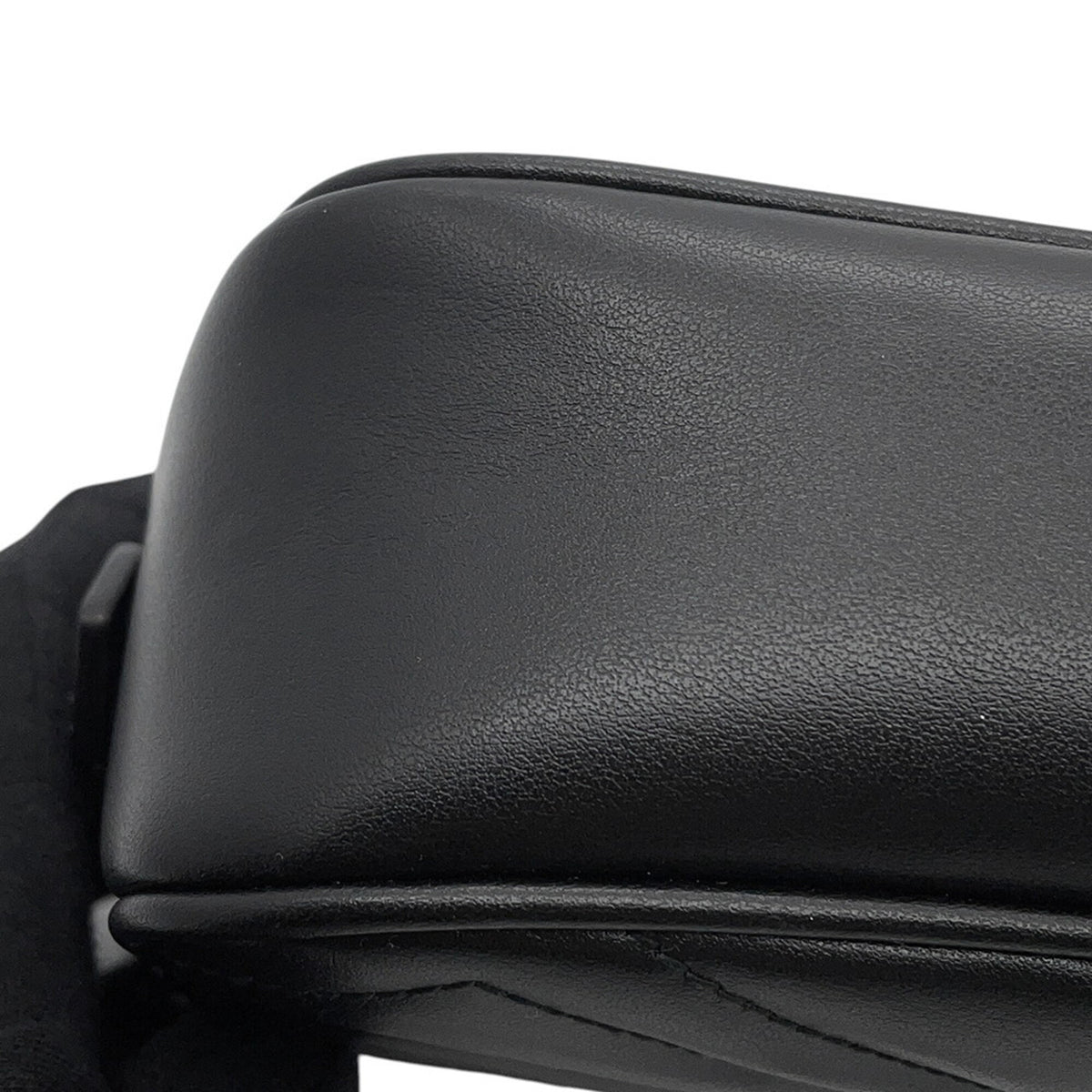 Gucci Gg Marmont Black Leather Shoulder Bag (Pre-Owned)
