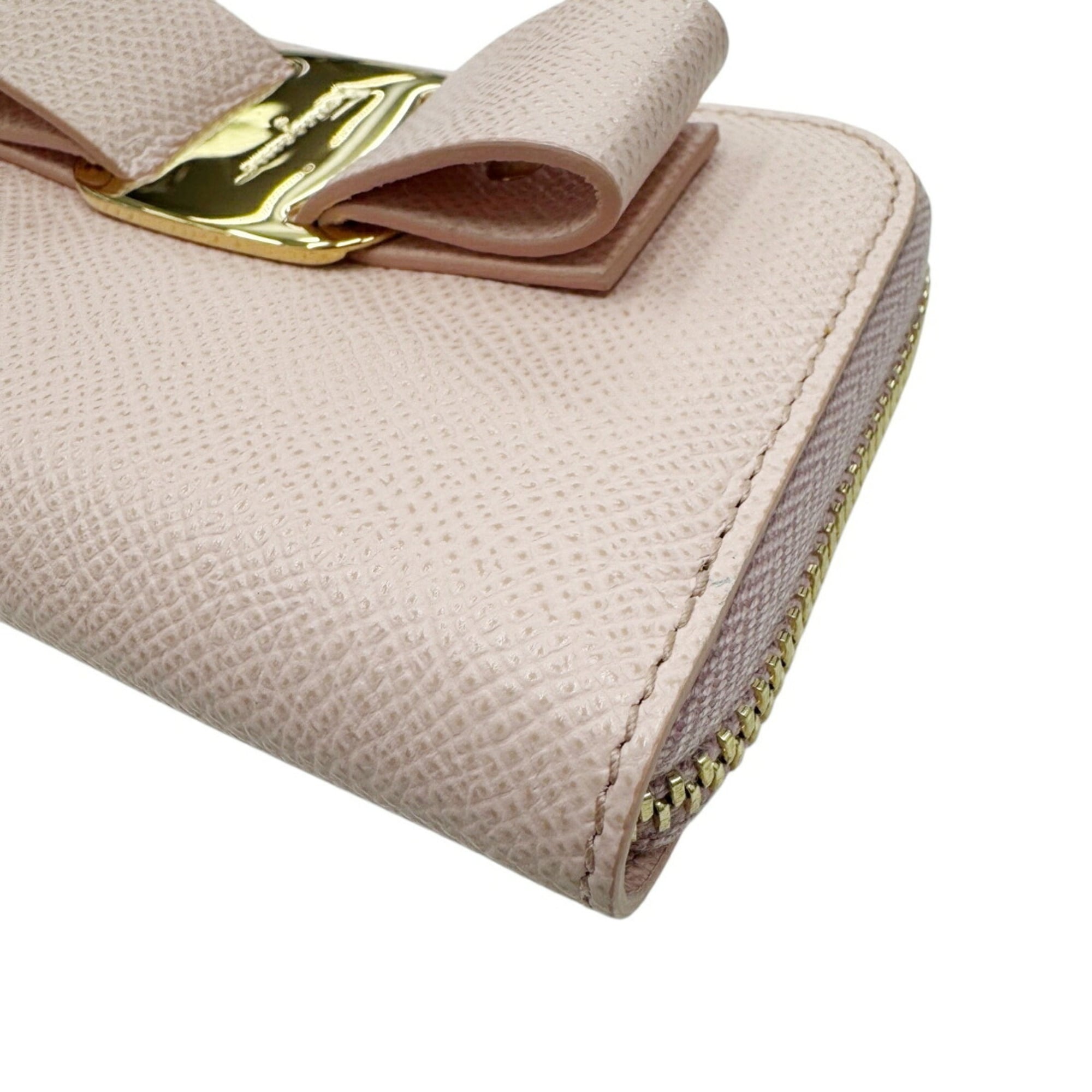 Salvatore Ferragamo Light Pink Leather Coin Purse/Coin Case (Pre-Owned)