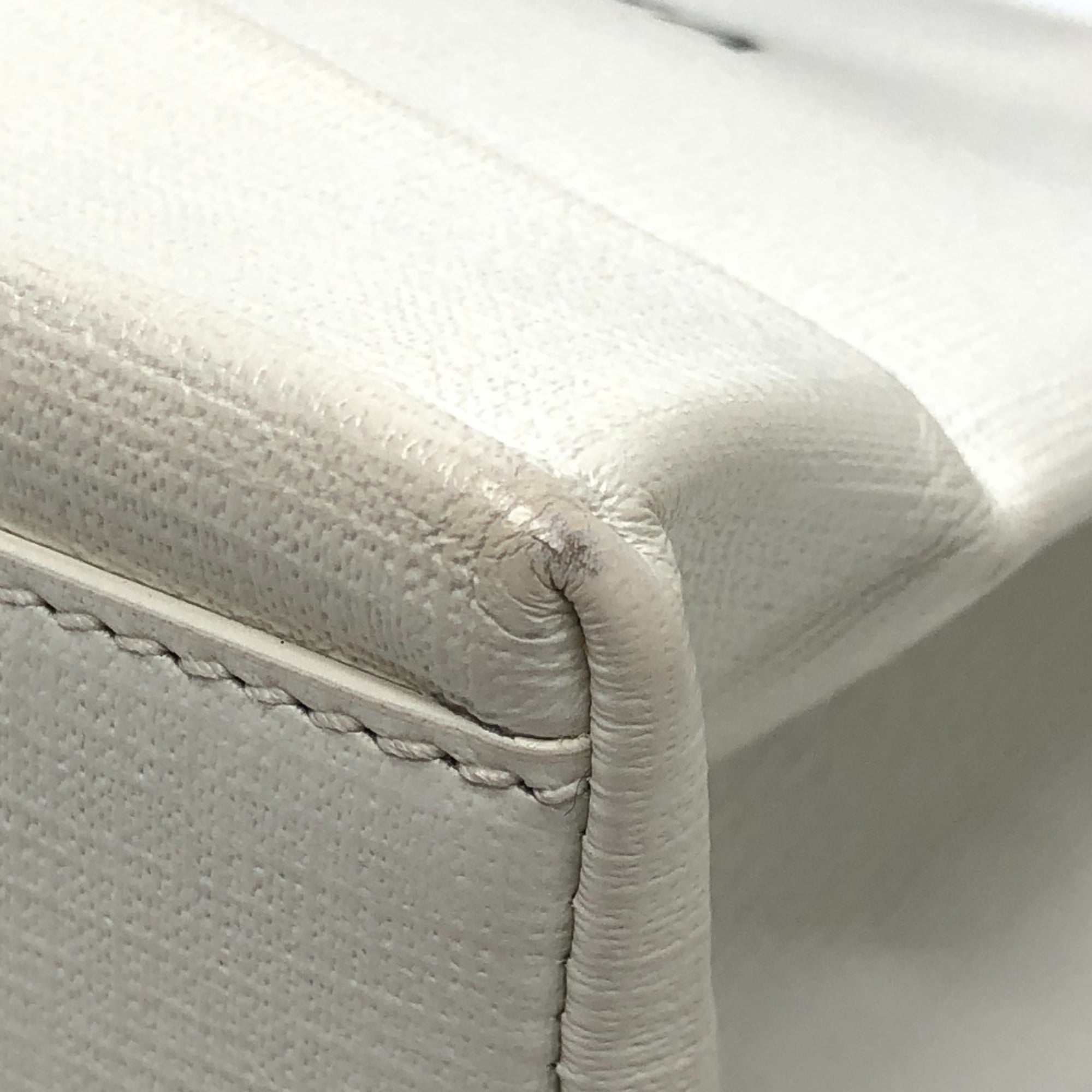 Balenciaga White Leather Shoulder Bag (Pre-Owned)