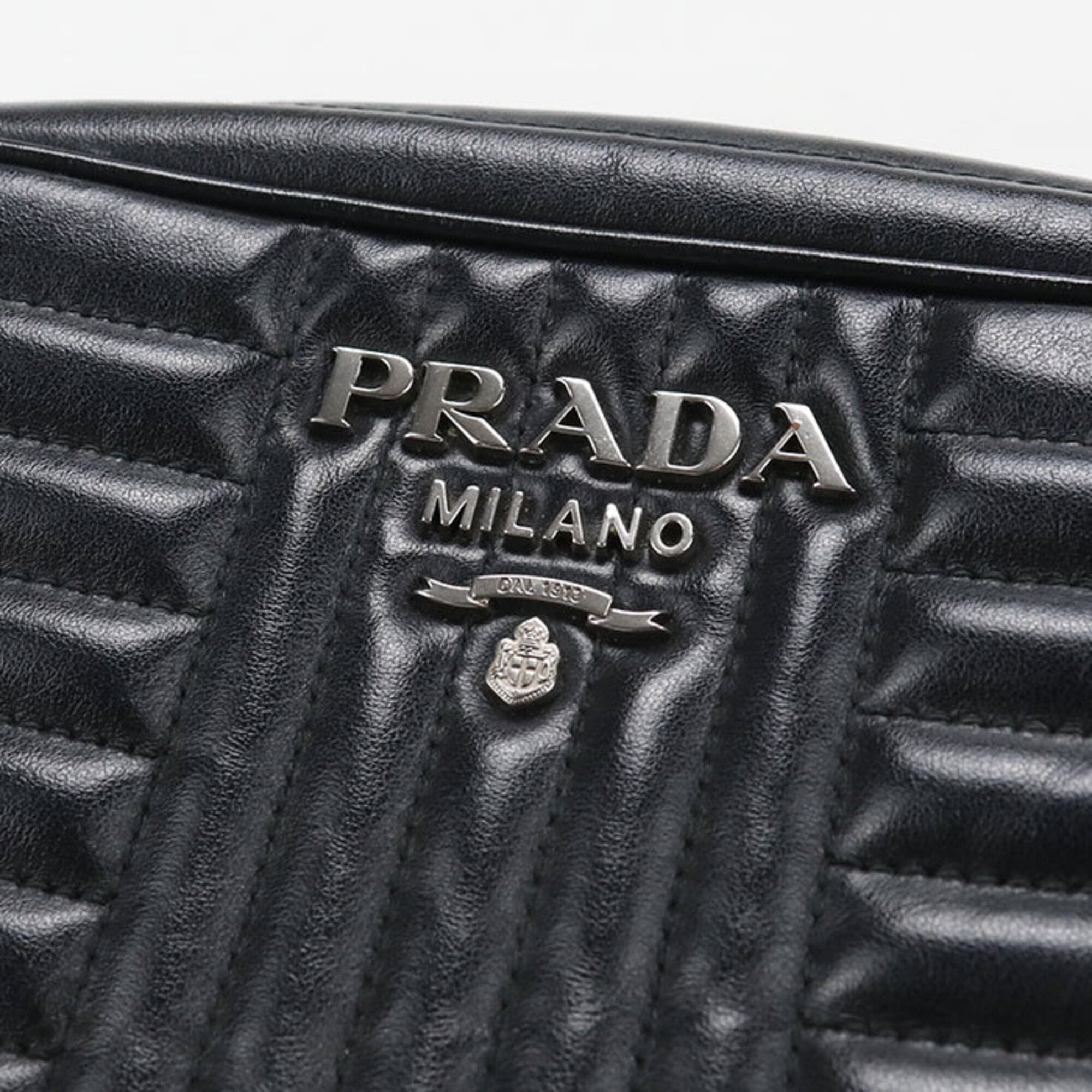 Prada Black Leather Shoulder Bag (Pre-Owned)