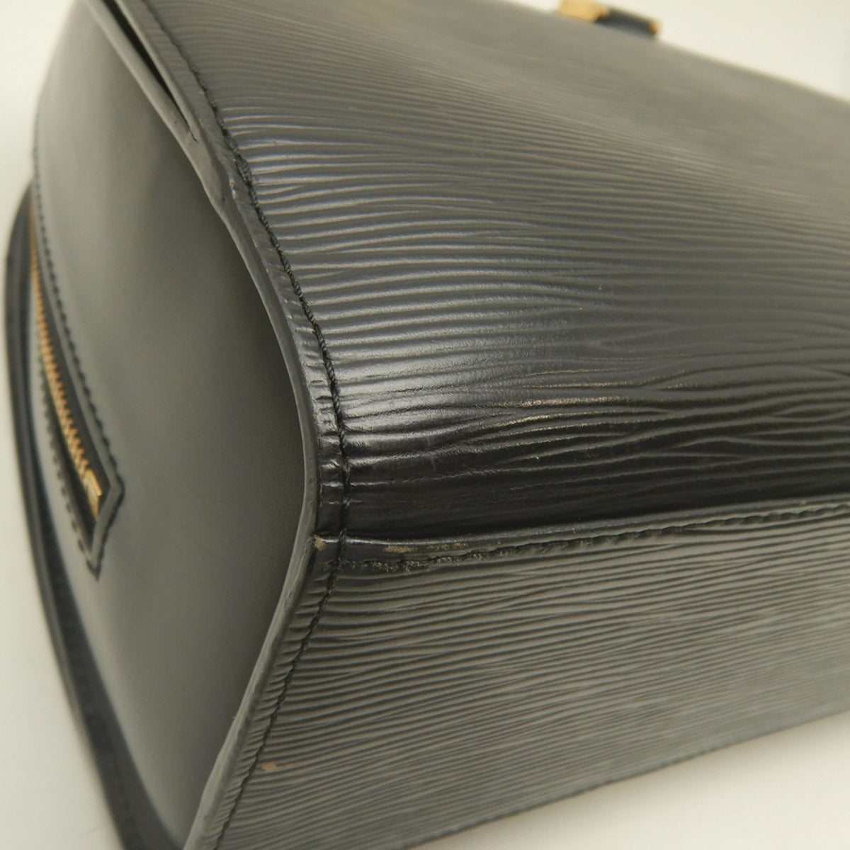 Louis Vuitton Noir Epi Leather Handbag (Pre-Owned)