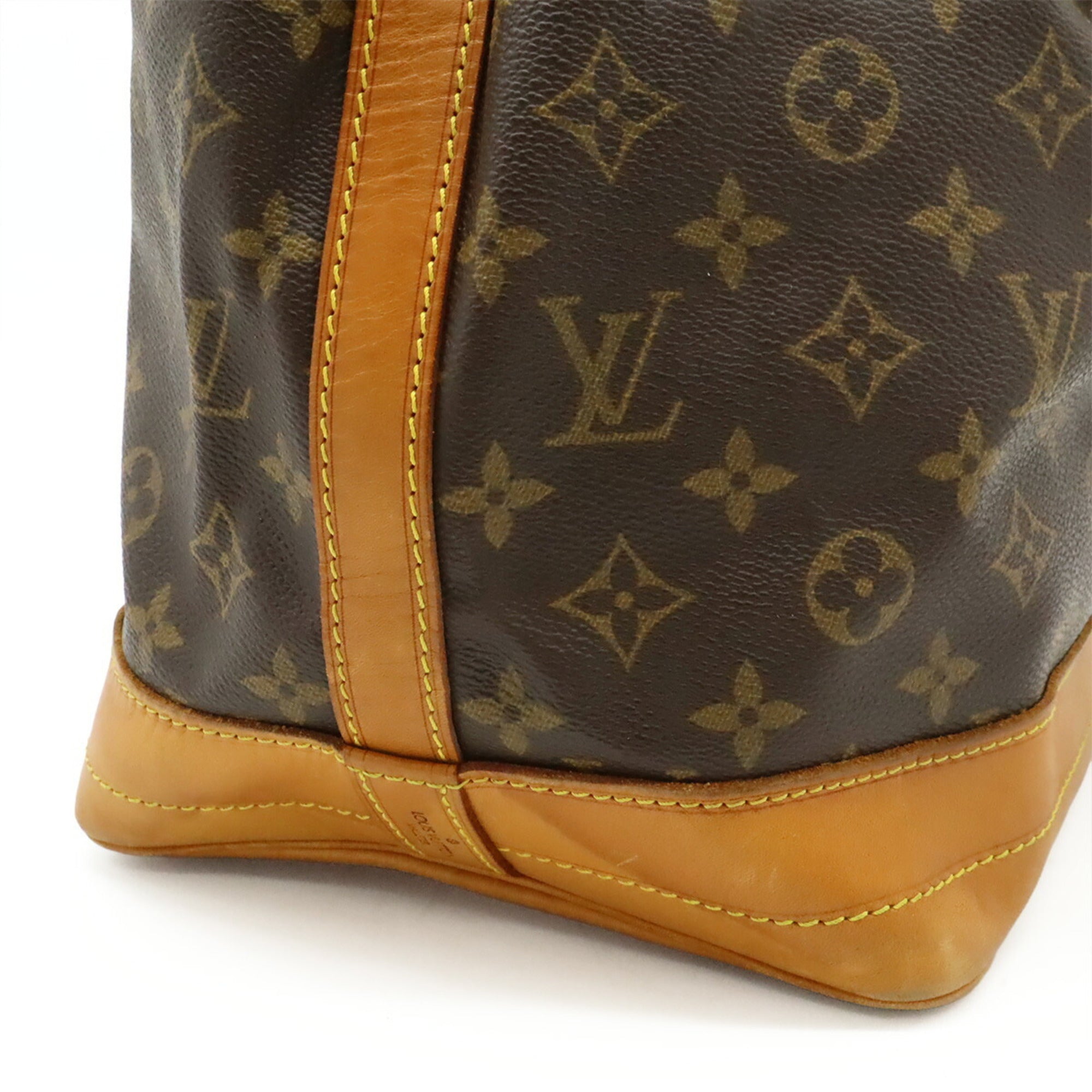 Louis Vuitton Brown Monogram Monogram Shoulder Bag (Pre-Owned)