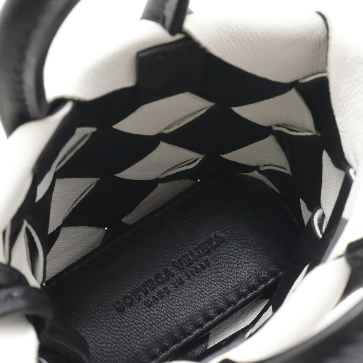Bottega Veneta Black White Leather Pouch (Pre-Owned)