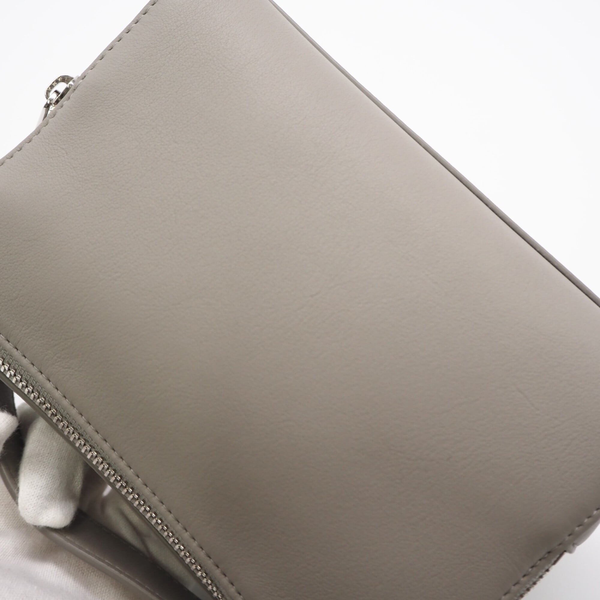 Loewe Gray Leather Shoulder Bag (Pre-Owned)