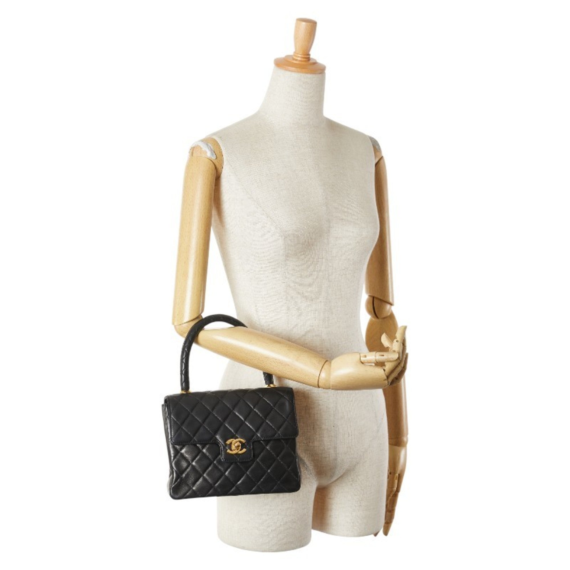 Chanel Matelasse Black Leather Handbag (Pre-Owned)