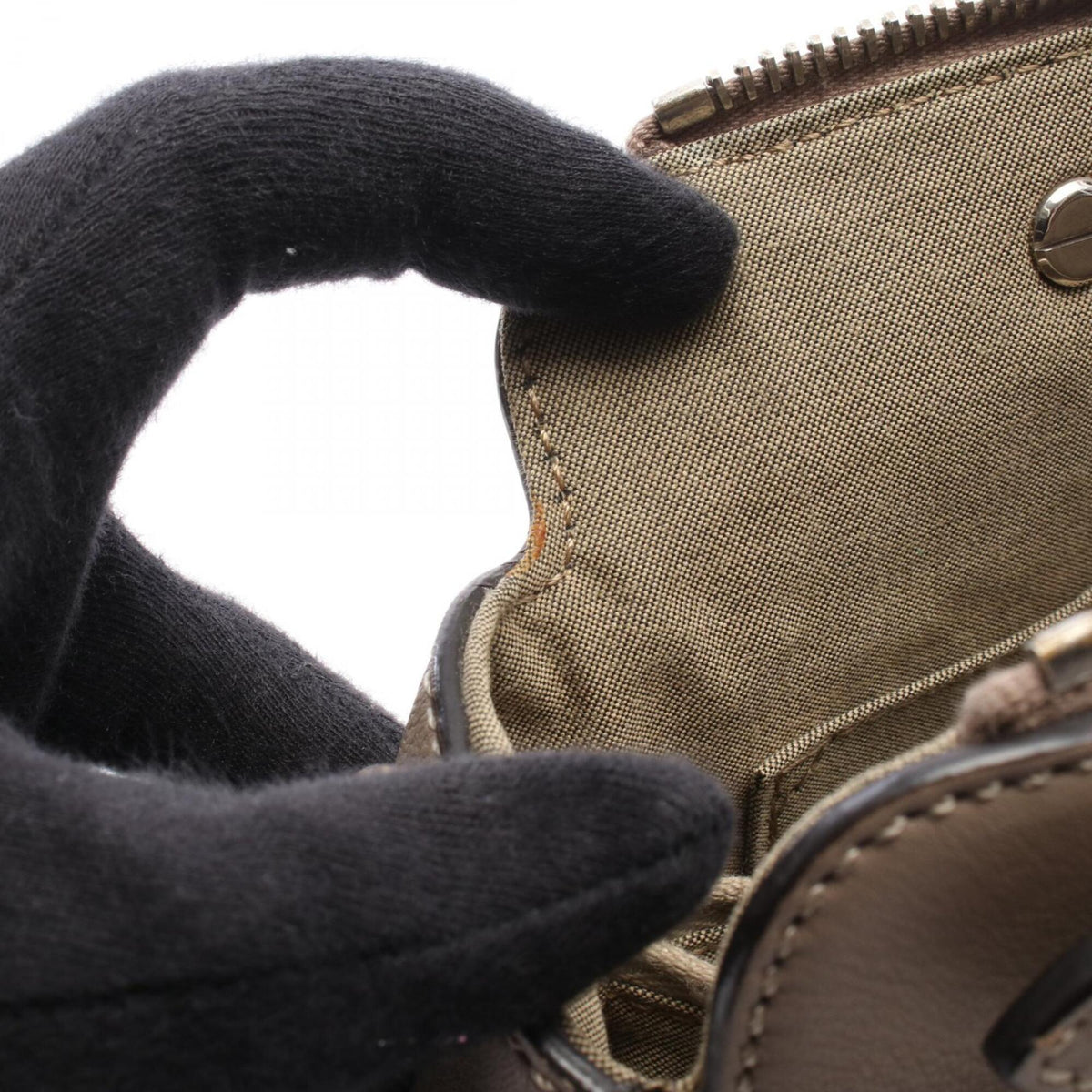 Fendi Beige Leather Handbag (Pre-Owned)