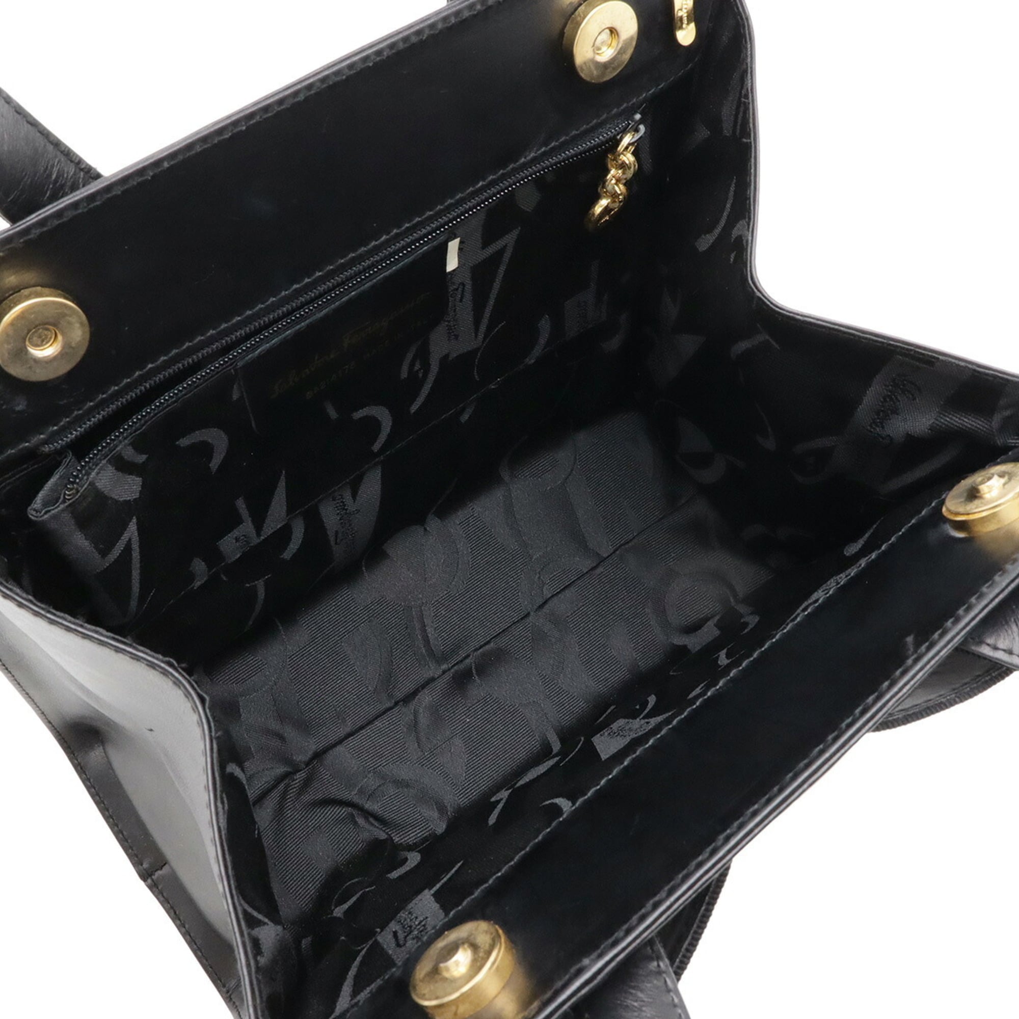 Salvatore Ferragamo Black Leather Handbag Shoulder Bag (Pre-Owned)