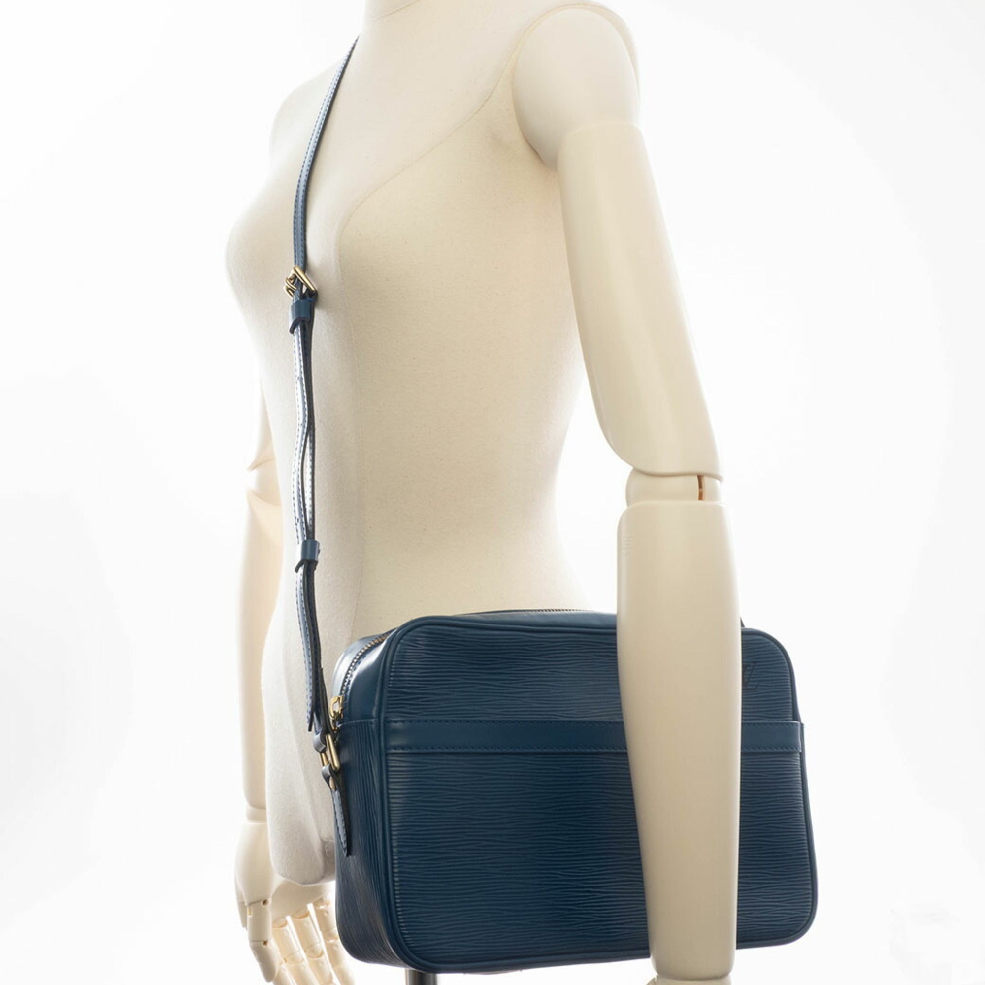 Louis Vuitton Epi Blue Toledo Blue Epi Leather Shoulder Bag (Pre-Owned)