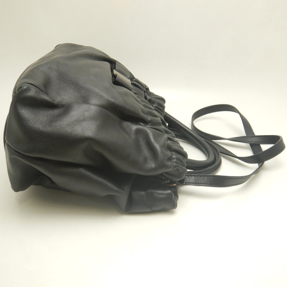 Salvatore Ferragamo Vara Black Leather Handbag (Pre-Owned)