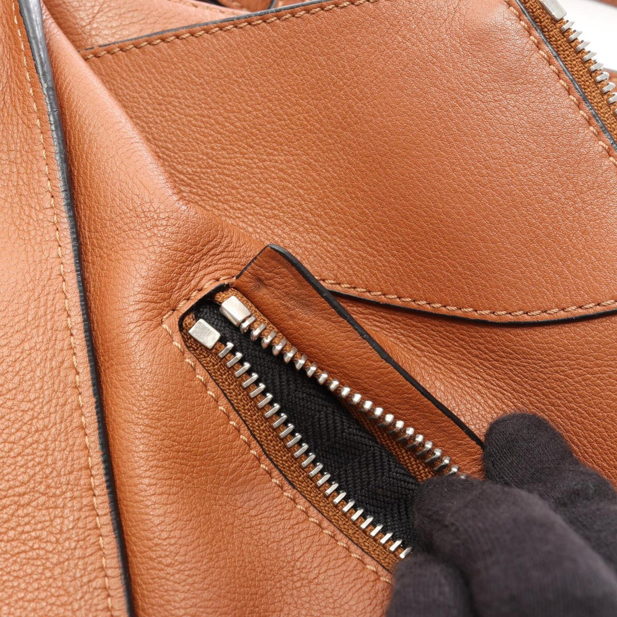 Loewe Brown Leather Handbag (Pre-Owned)