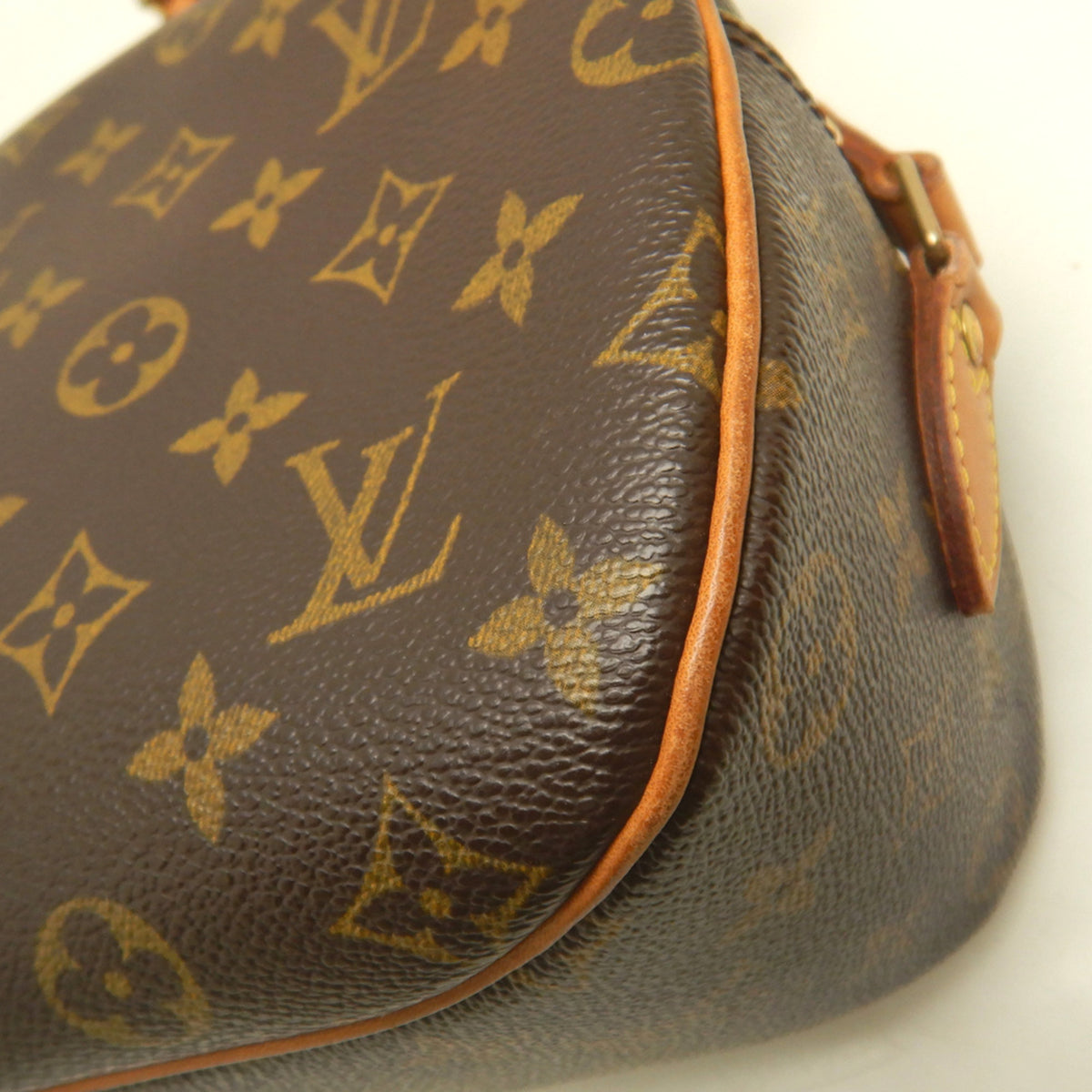 Louis Vuitton Brown Monogram Canvas Shoulder Bag (Pre-Owned)