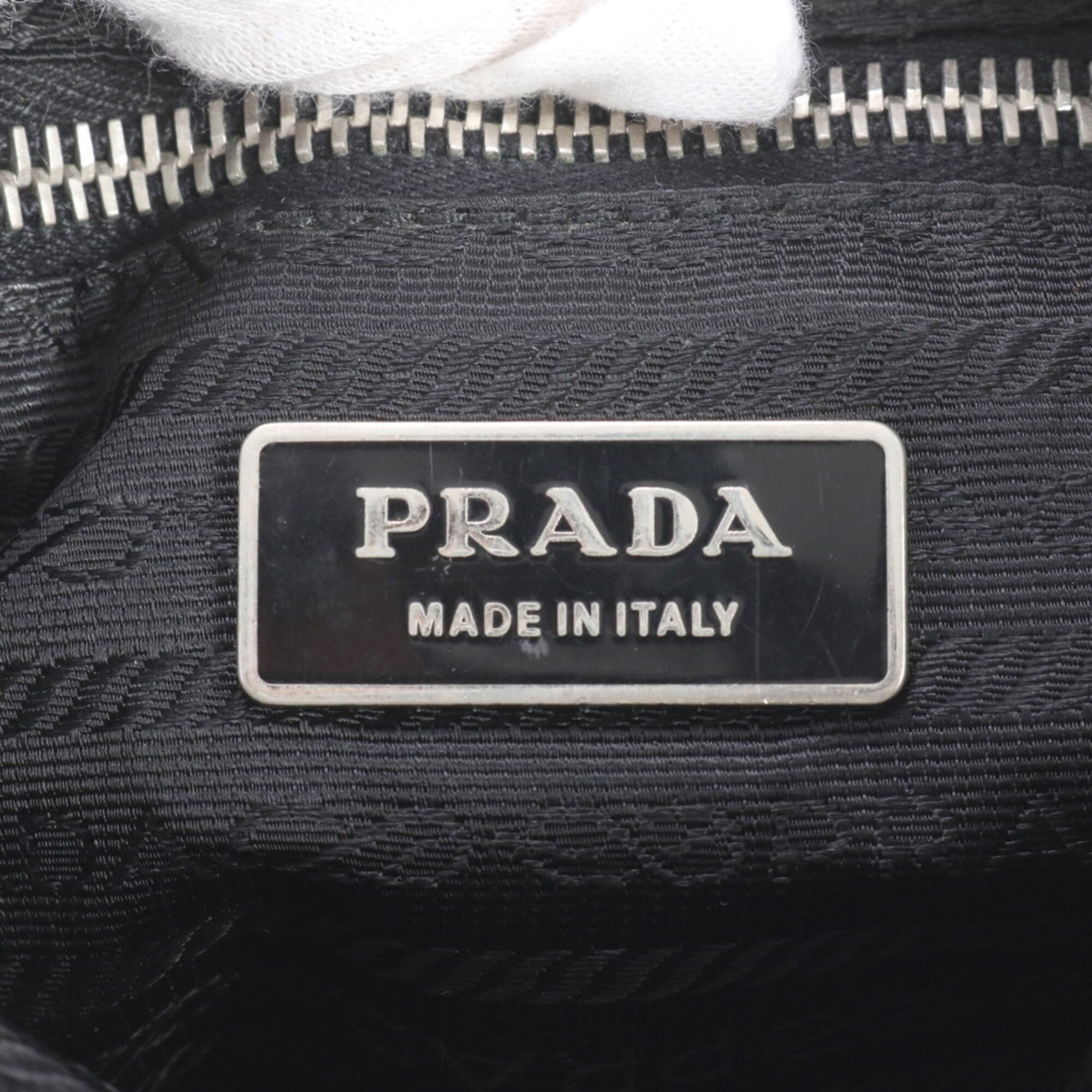 Prada Black Leather Nylon Messenger Bag Shoulder Bag (Pre-Owned)
