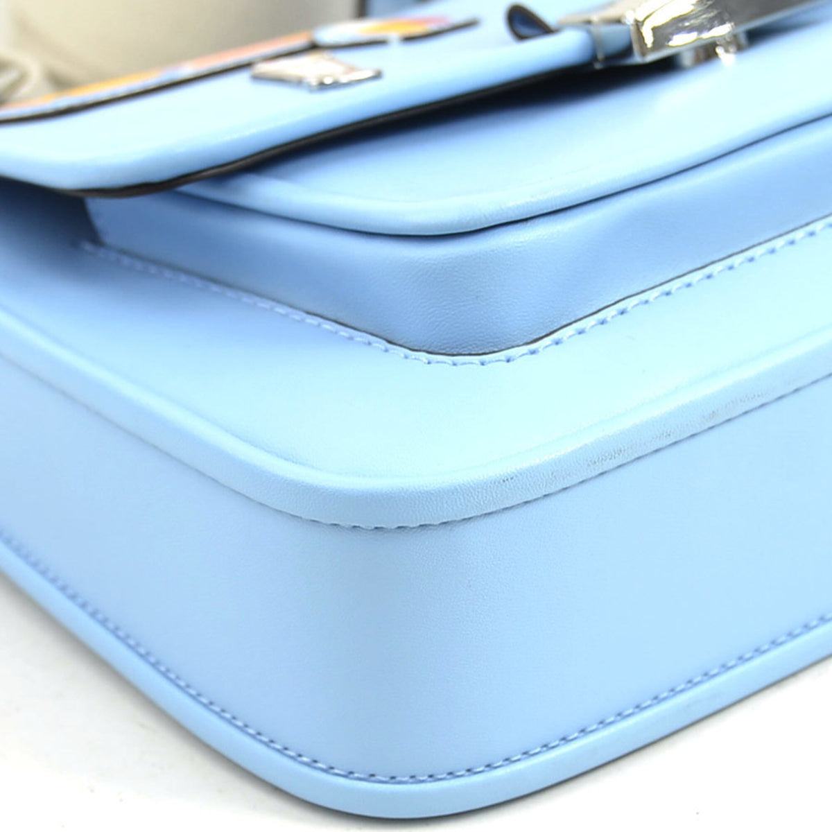 Michael Kors Light Blue Leather Shoulder Bag (Pre-Owned)