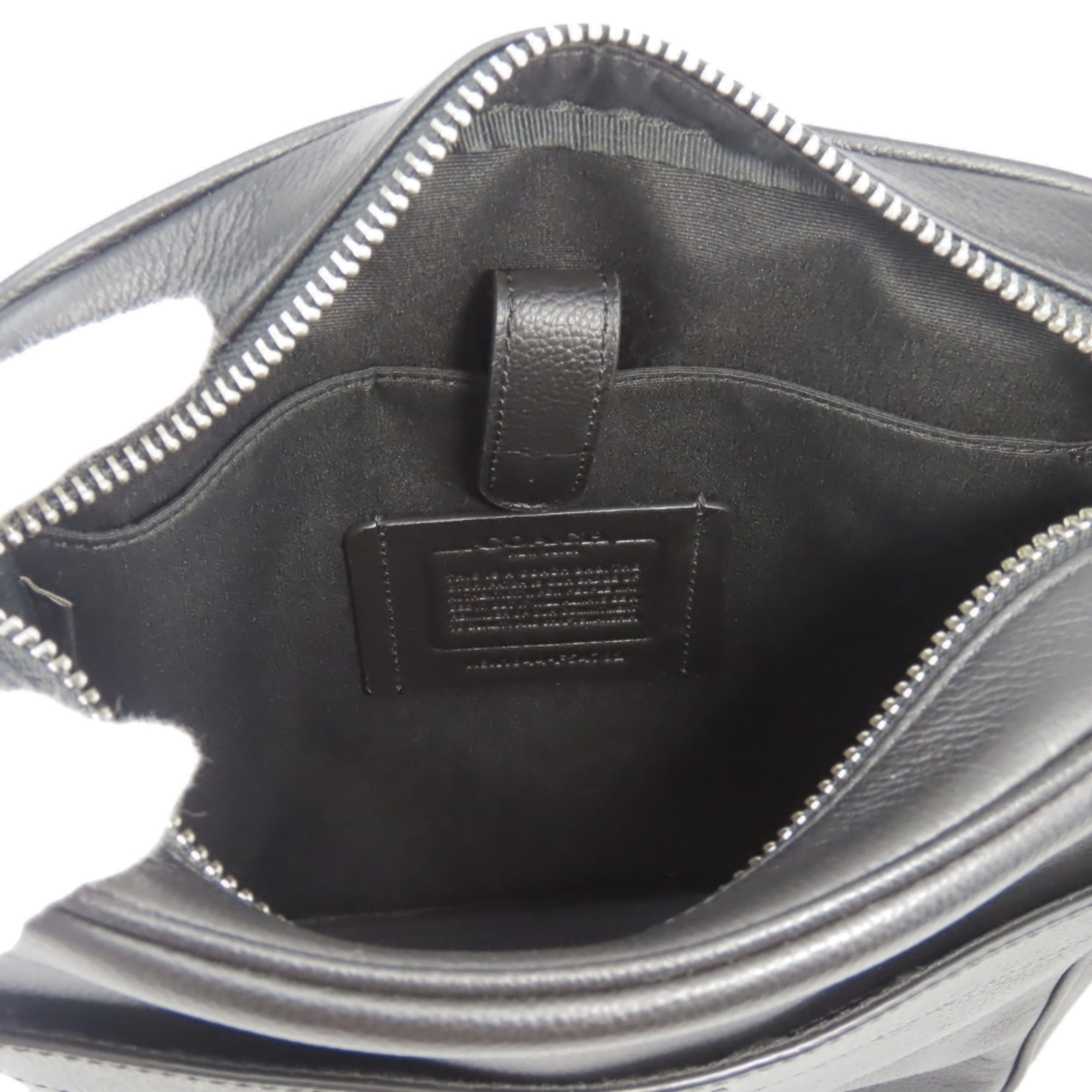 Coach Black Leather Shoulder Bag (Pre-Owned)