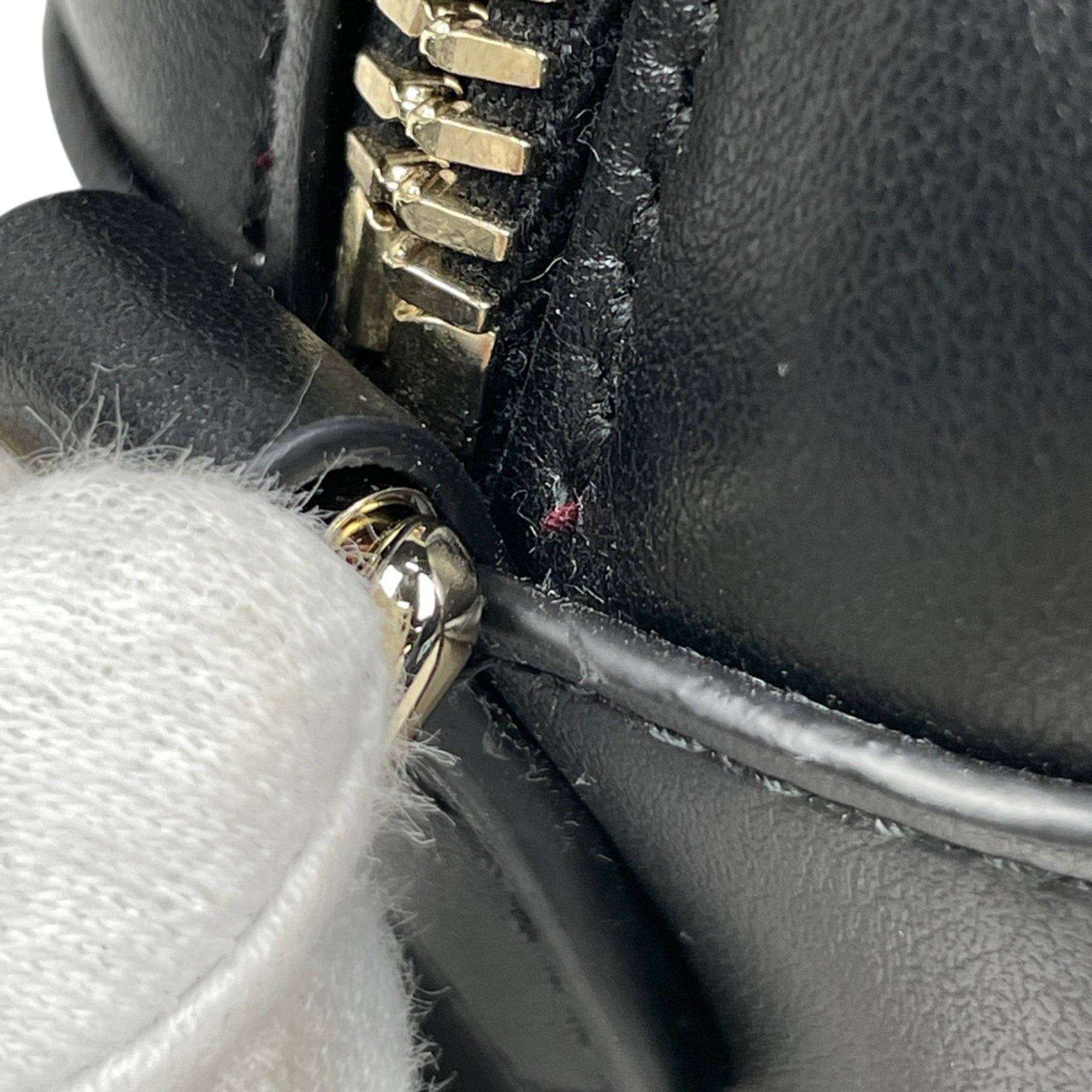 Gucci Black Leather Shoulder Bag (Pre-Owned)