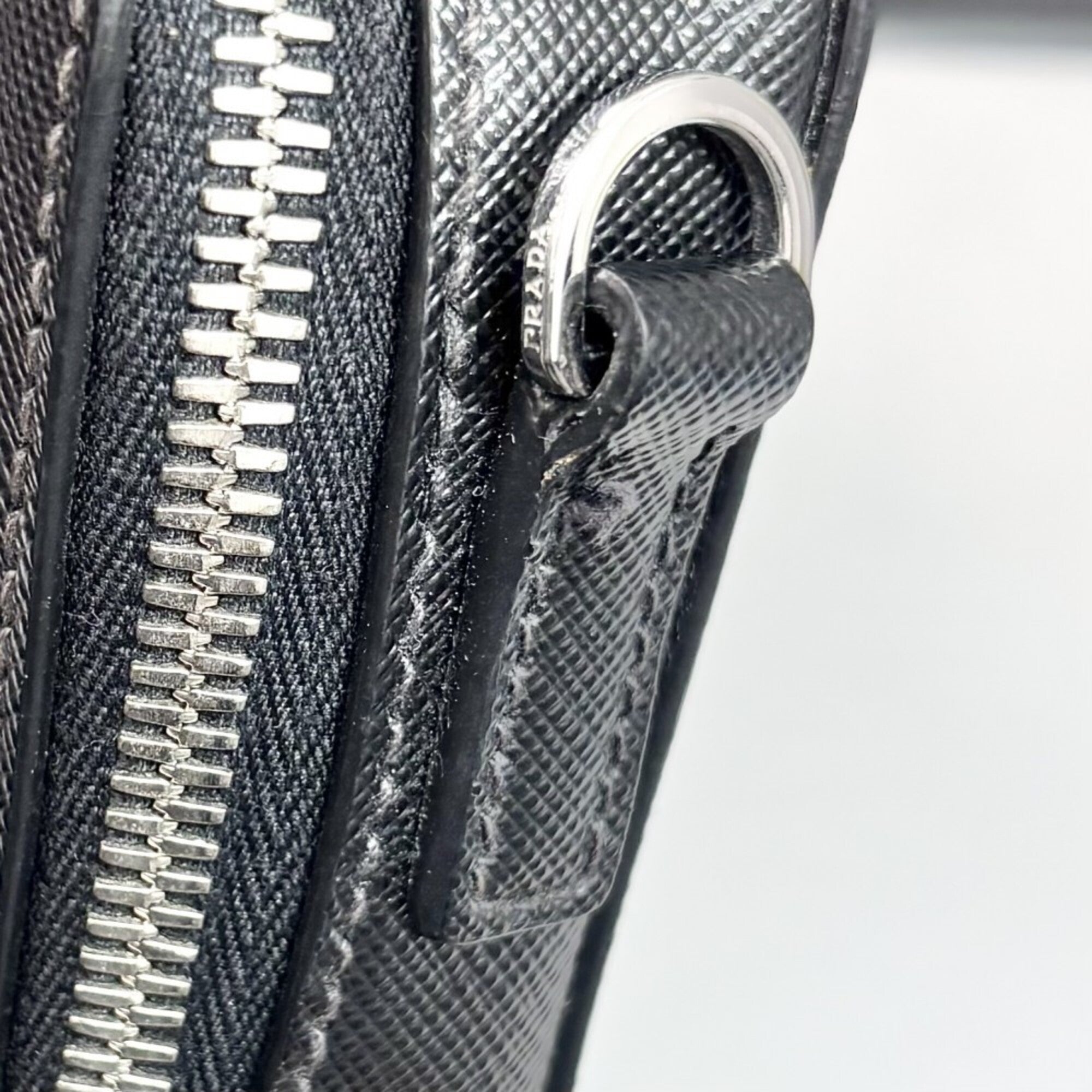 Prada Black Leather Shoulder Bag (Pre-Owned)