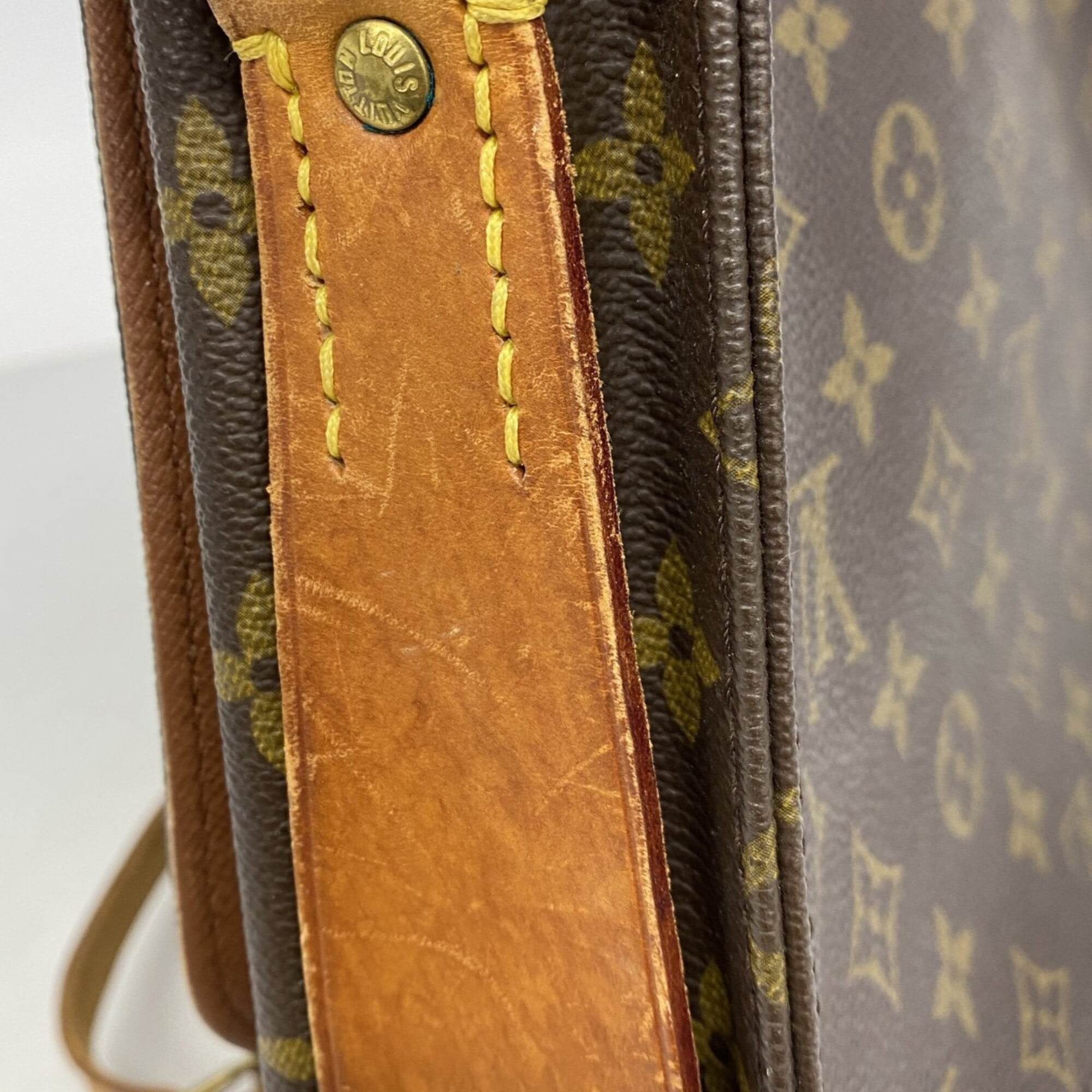 Louis Vuitton Brown Shoulder Bag (Pre-Owned)