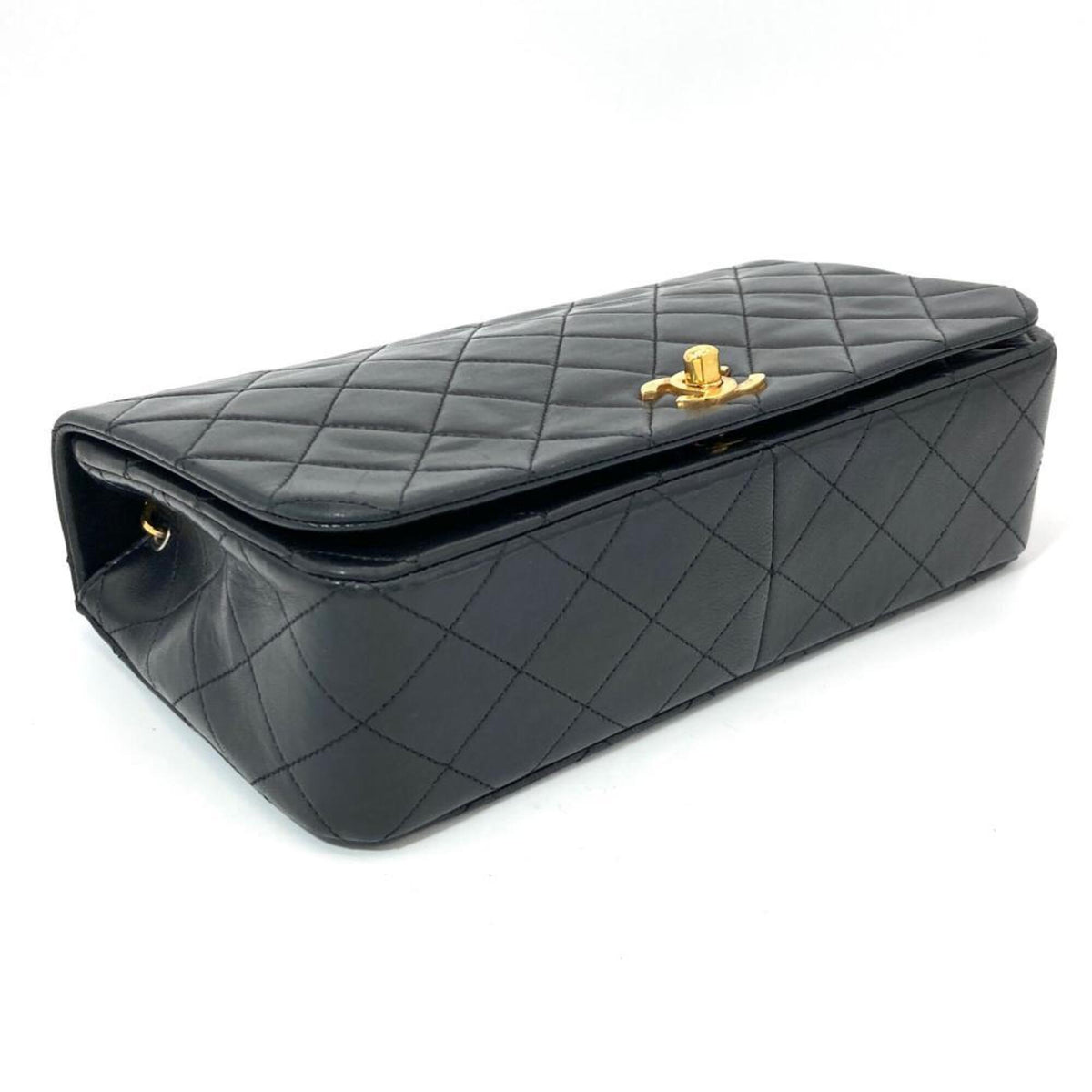 Chanel Black Shoulder Bag (Pre-Owned)