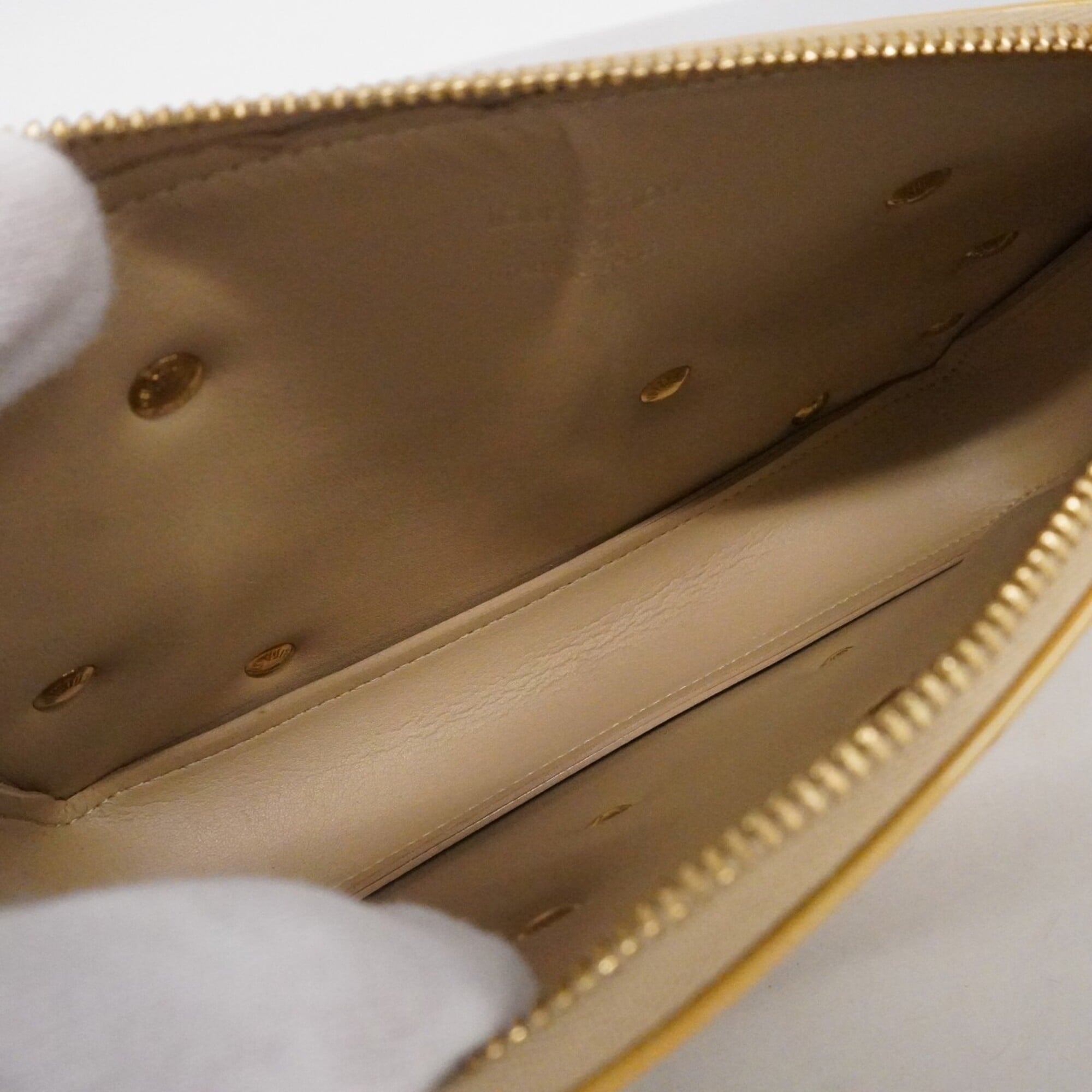 Louis Vuitton Beige Pouch (Pre-Owned)