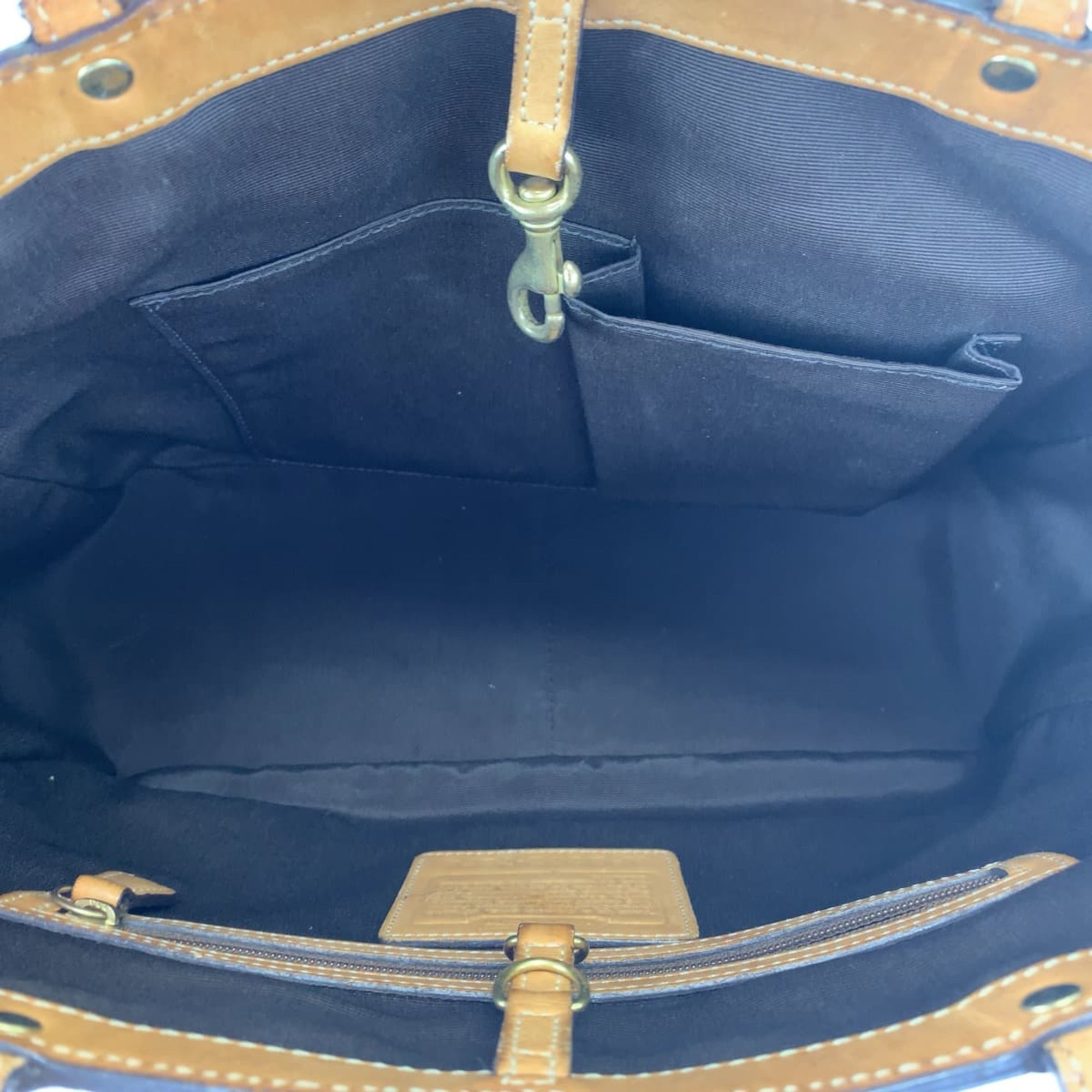 Coach Beige Canvas Handbag Tote Bag (Pre-Owned)
