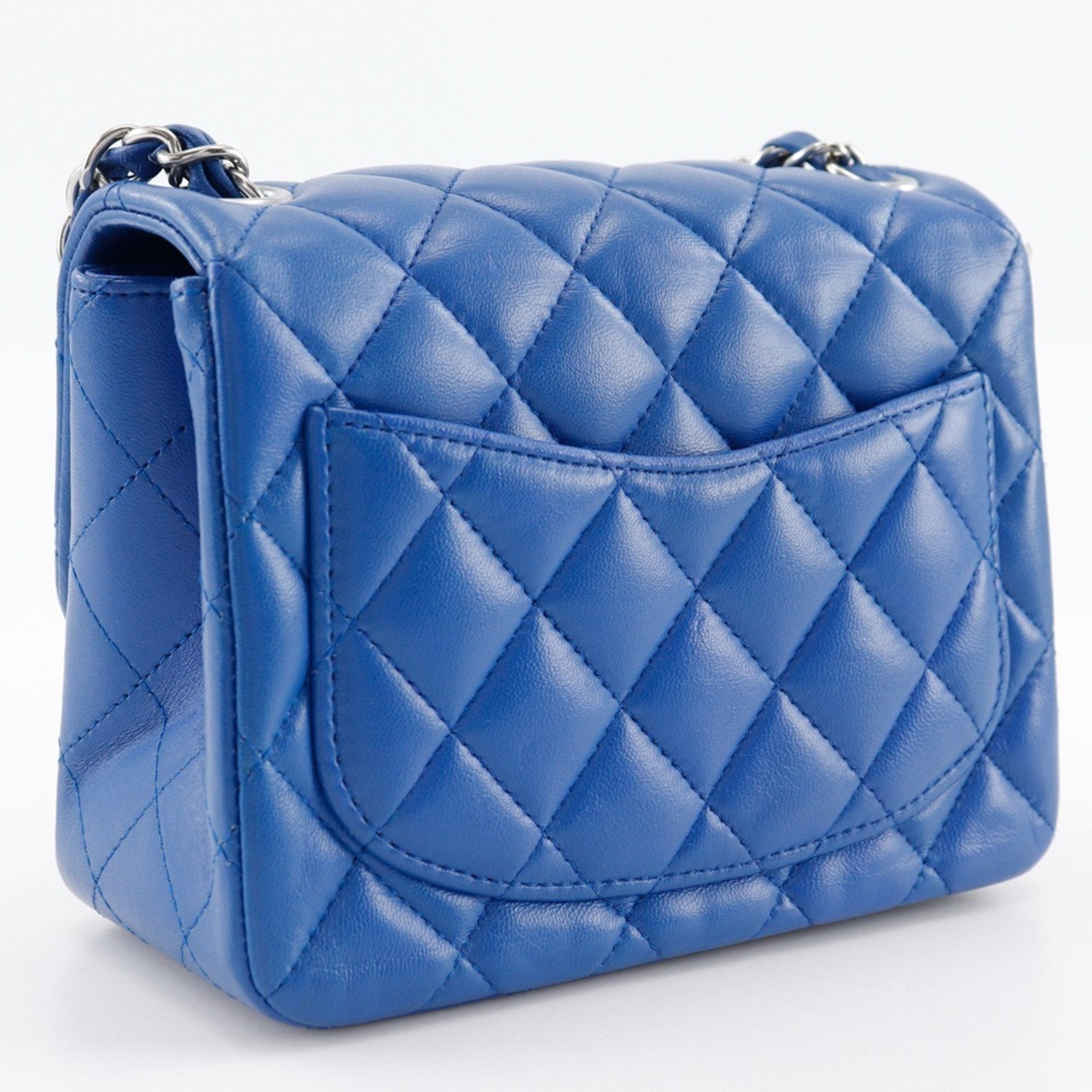 Chanel Blue Leather Shoulder Bag (Pre-Owned)