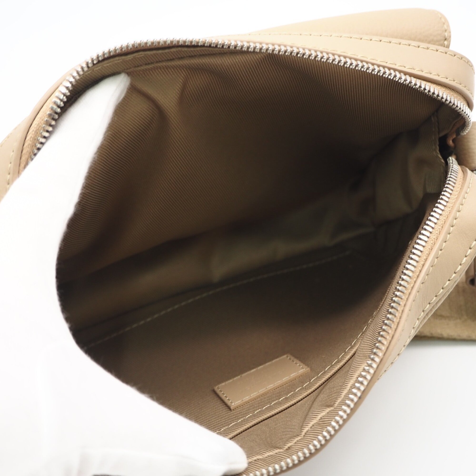 Louis Vuitton Beige Shoulder Bag (Pre-Owned)