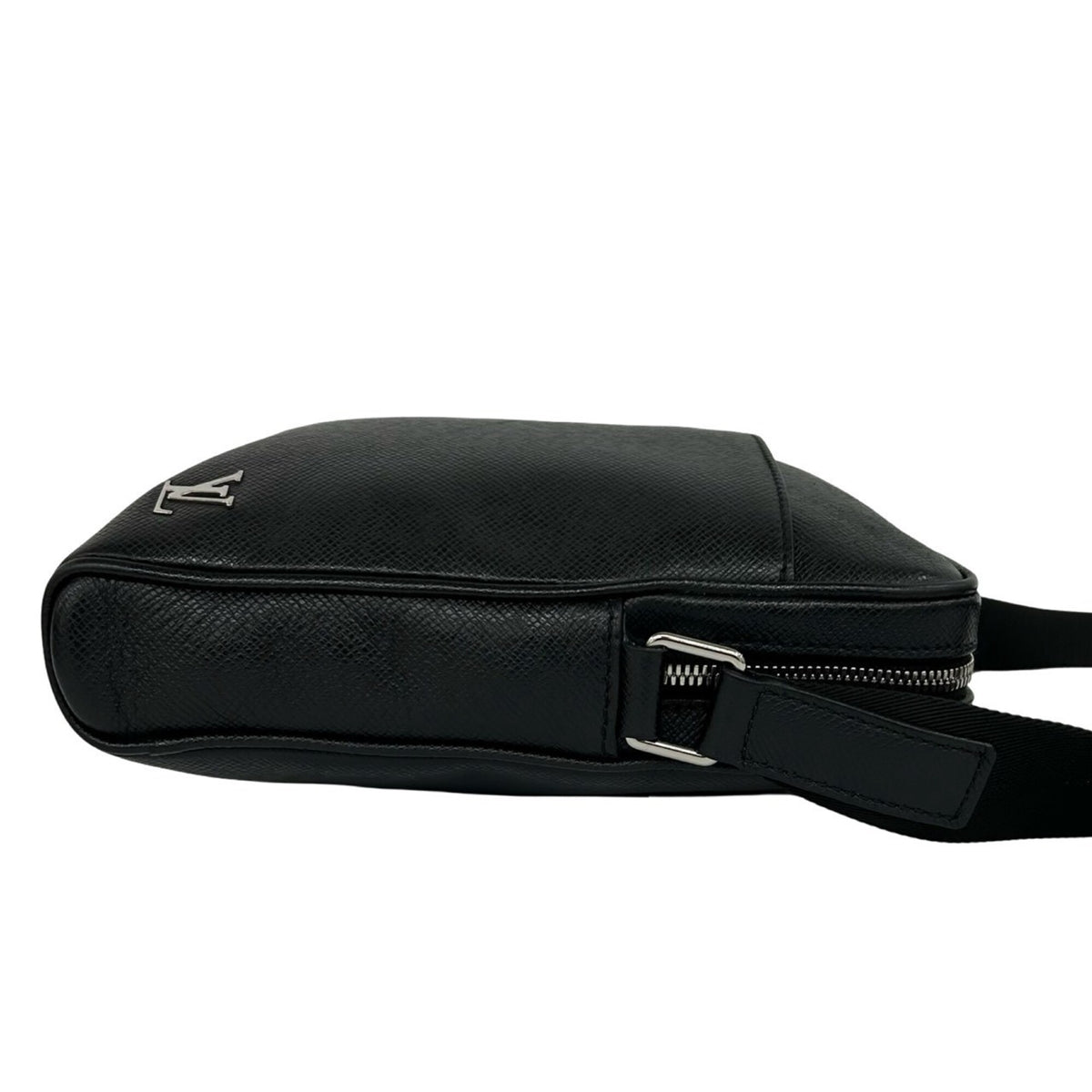 Louis Vuitton Black Leather Pochette Shoulder Bag (Pre-Owned)