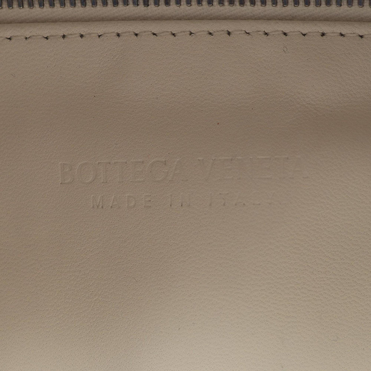Bottega Veneta White Leather Fanny Pack Handbag Pouch (Pre-Owned)
