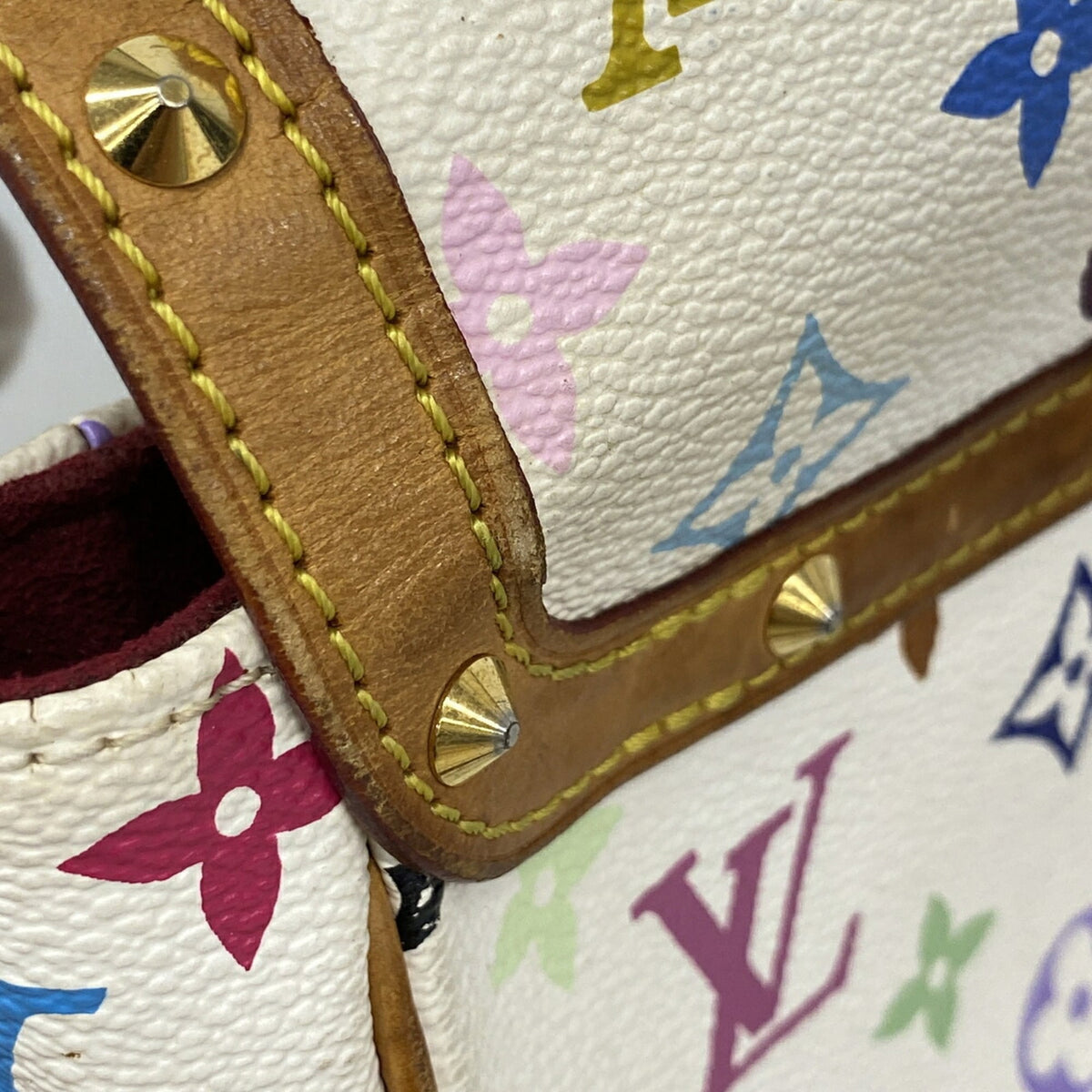 Louis Vuitton Blanc Shoulder Bag (Pre-Owned)