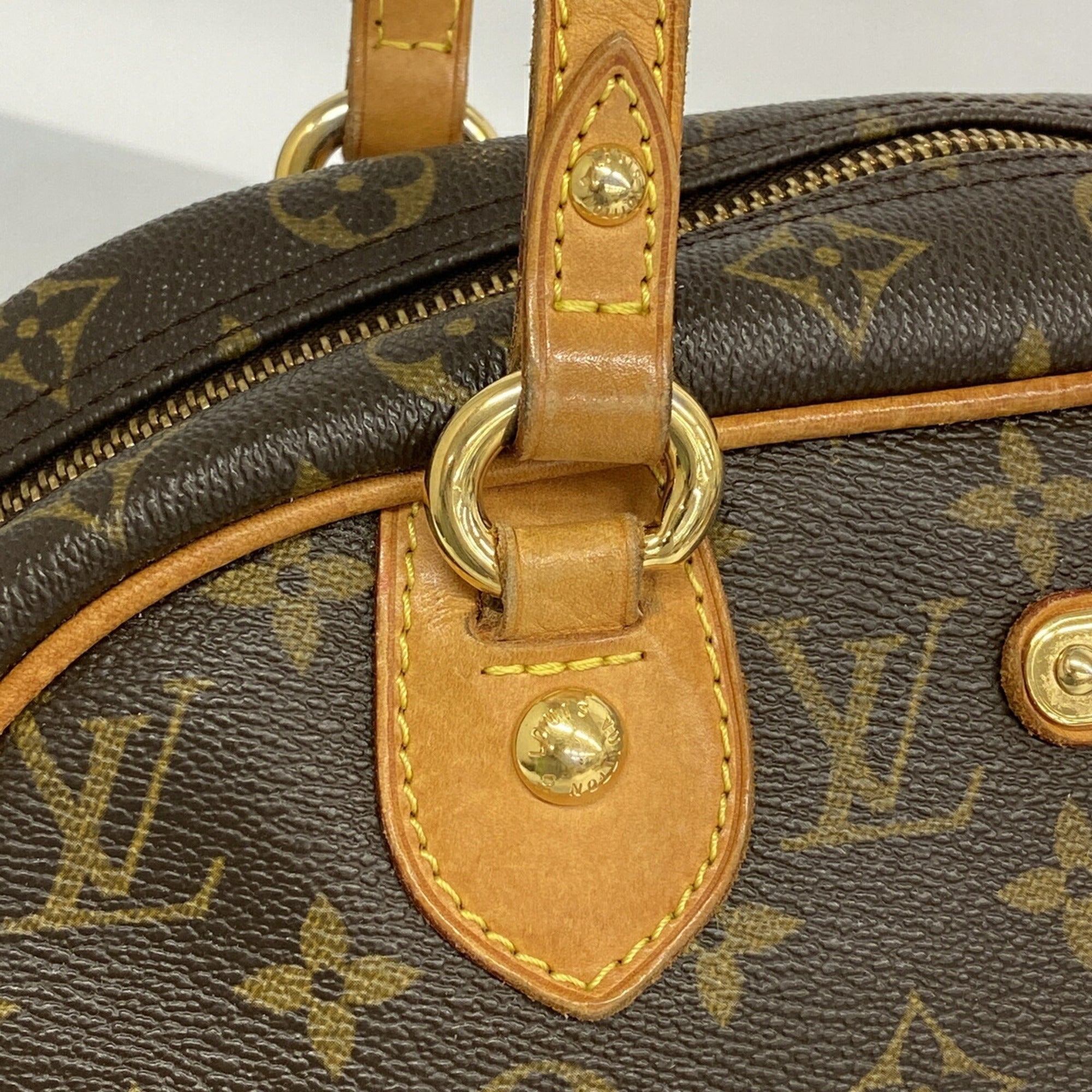 Louis Vuitton Brown Shoulder Bag (Pre-Owned)
