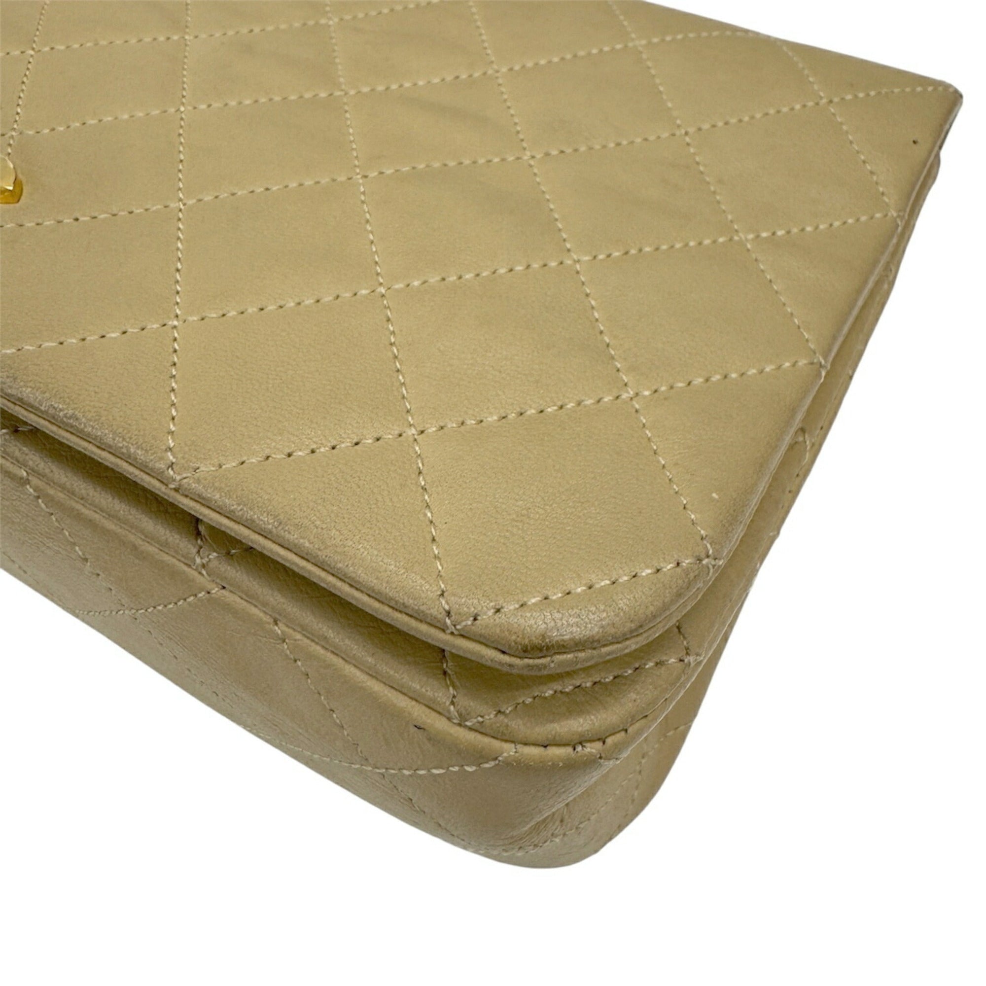 Chanel Matelasse Beige Leather Shoulder Bag (Pre-Owned)