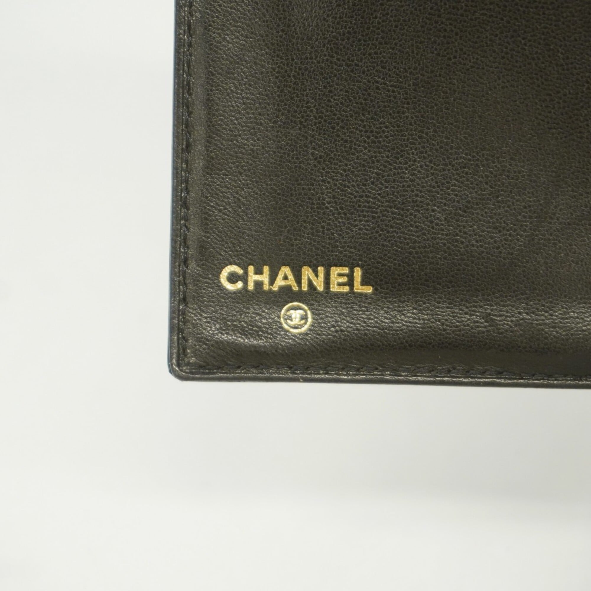 Chanel Black Patent Leather Wallet (Bi-Fold) (Pre-Owned)